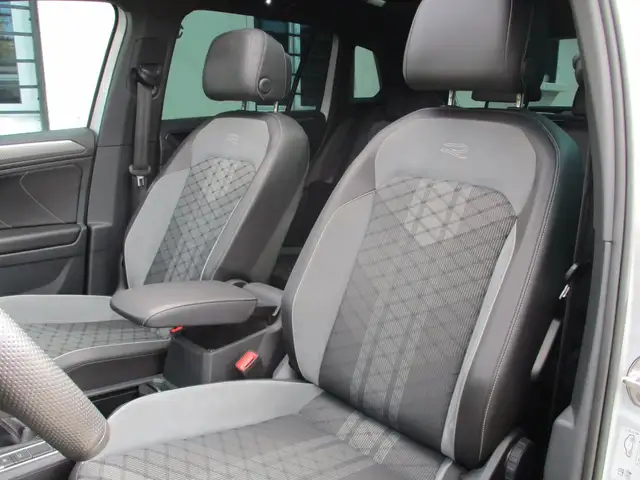 Volkswagen Tiguan view 9