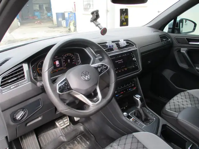 Volkswagen Tiguan view 15