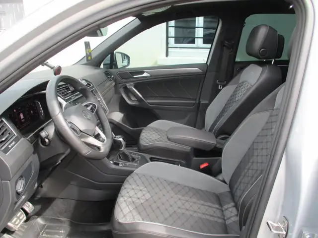 Volkswagen Tiguan view 14