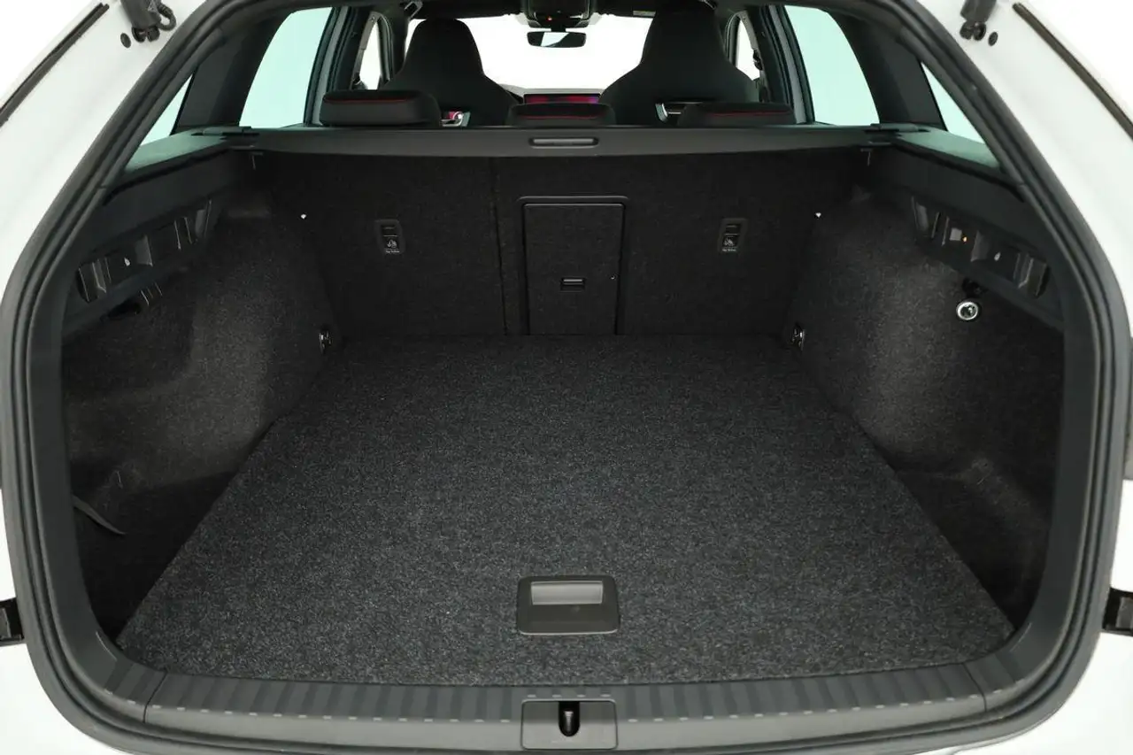 Skoda Octavia 2026 — фото 12