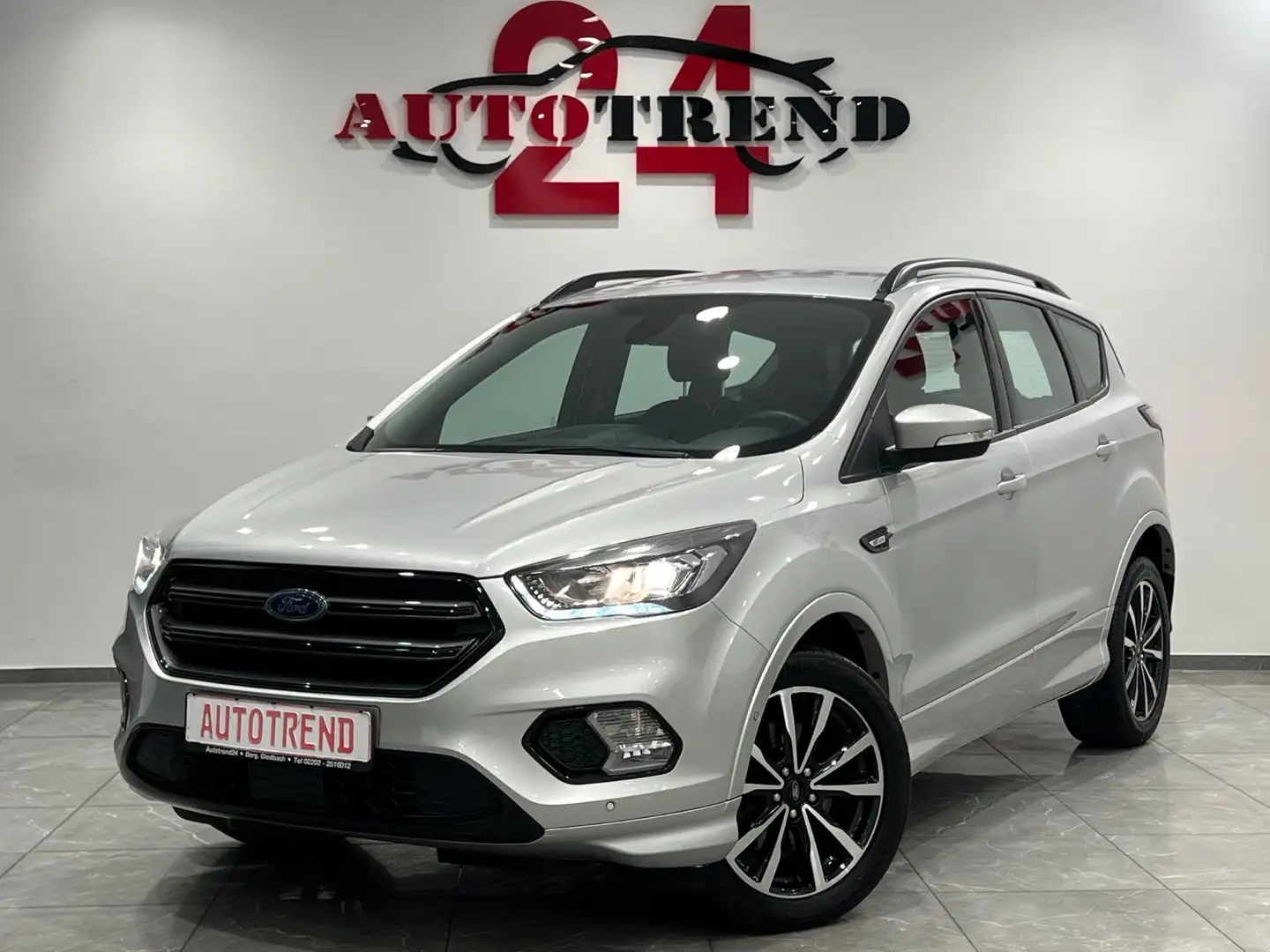 Ford Kuga ST-Line AUTOMATIK+NAVI+PDC+8xALU Argent - 1
