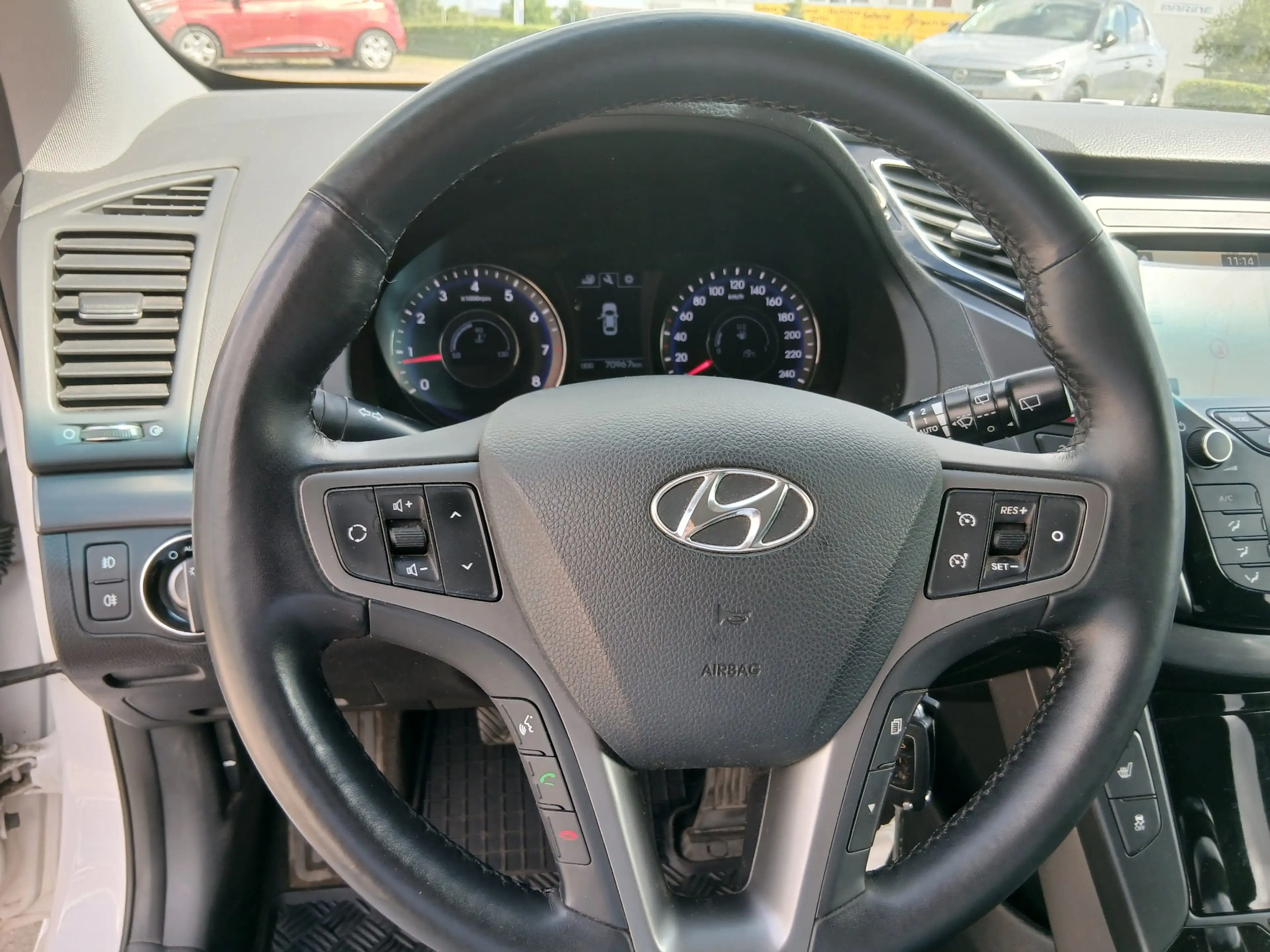 Hyundai i40 i40cw Kombi blue 1.6 Trend Navi / Kamera / AHK / Winterräder — photo 12