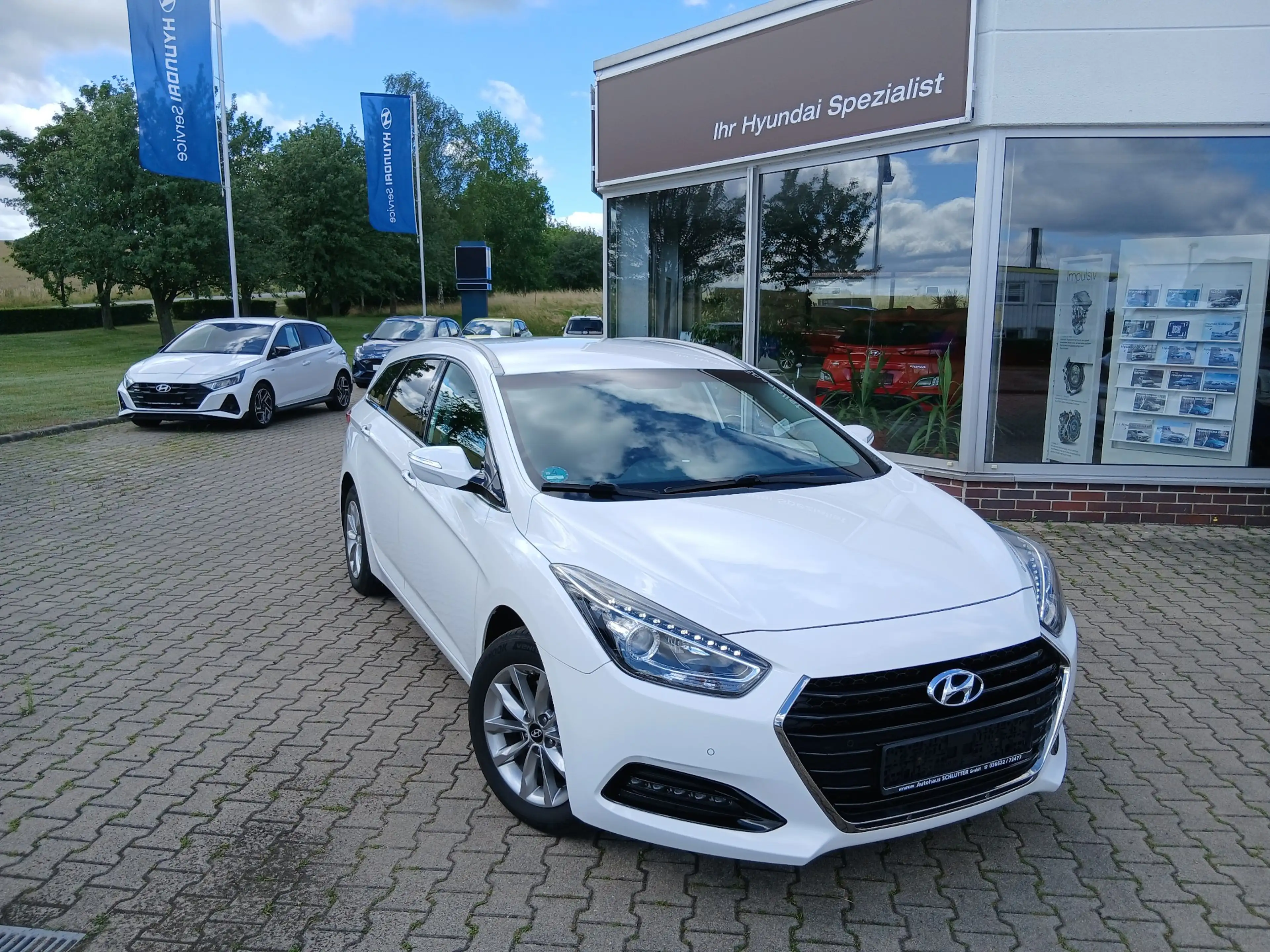 Hyundai i40 i40cw Kombi blue 1.6 Trend Navi / Kamera / AHK / Winterräder — photo 3