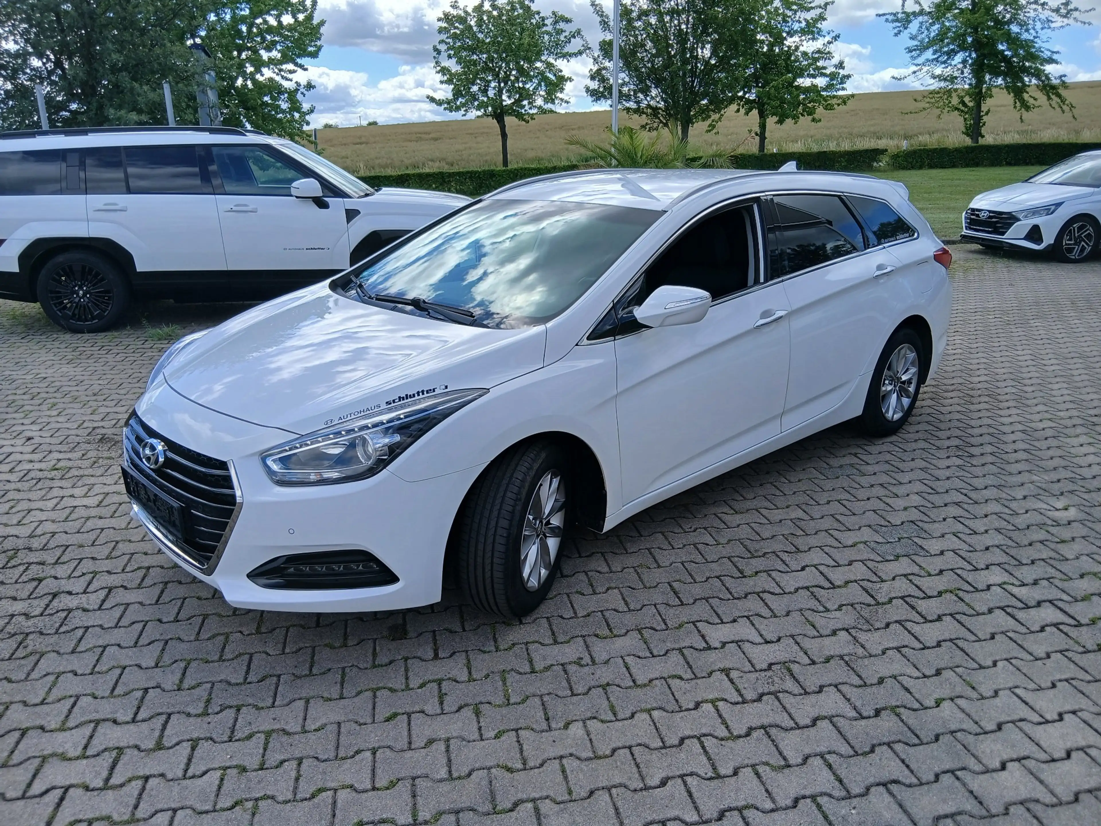 Hyundai i40 i40cw Kombi blue 1.6 Trend Navi / Kamera / AHK / Winterräder