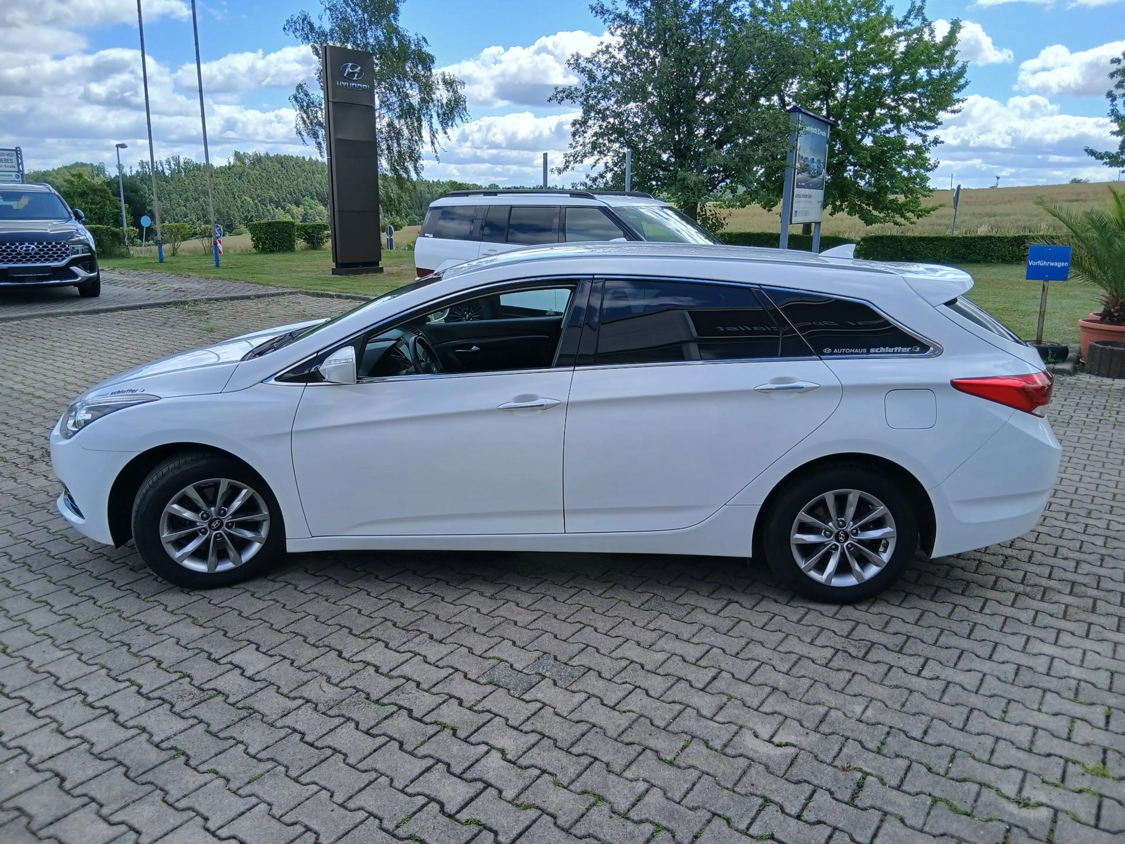 Hyundai i40 i40cw Kombi blue 1.6 Trend Navi / Kamera / AHK / Winterräder — photo 8