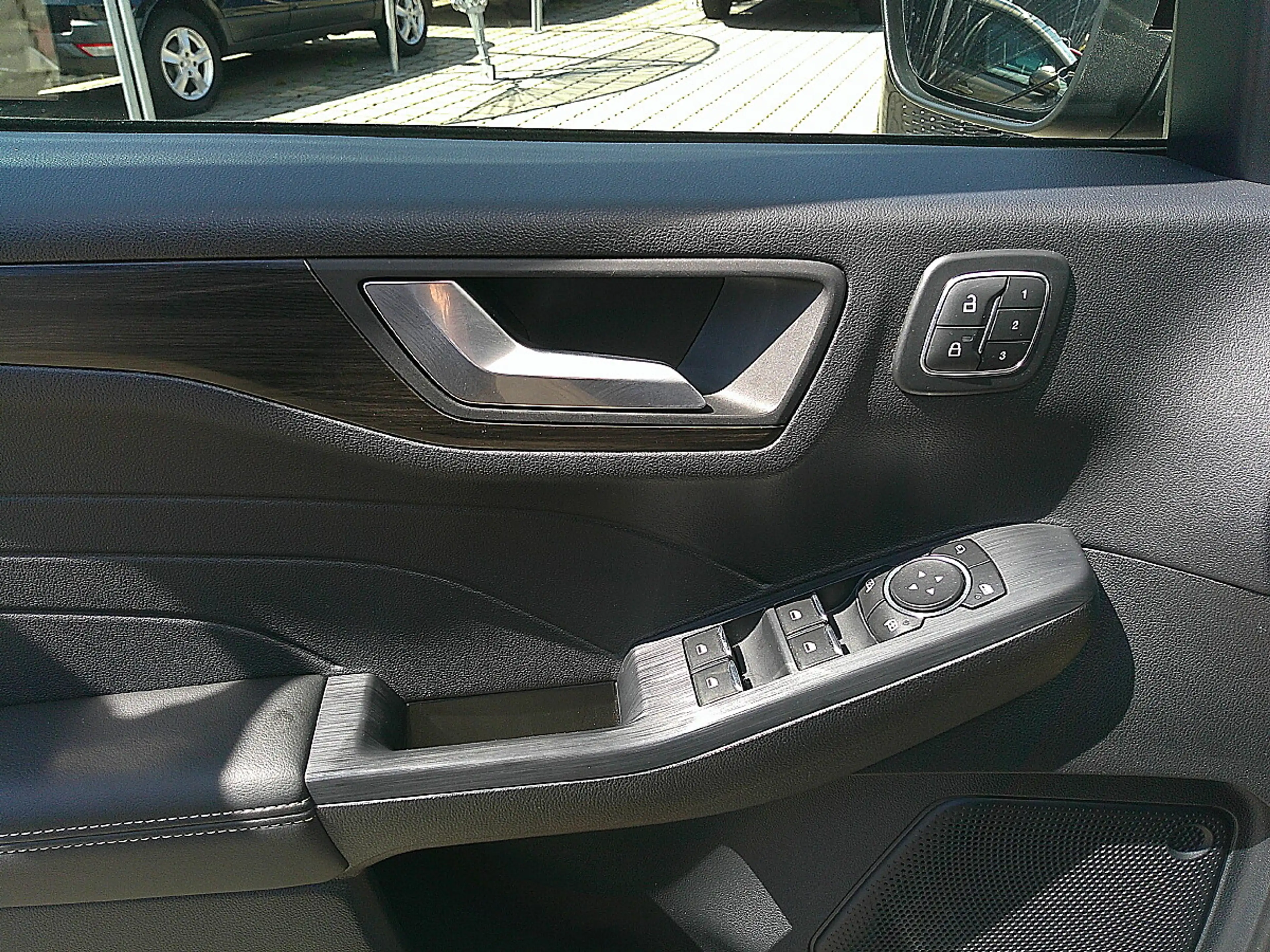 Ford Kuga 2,0 EcoBlue AWD Vignale Aut. — photo 13