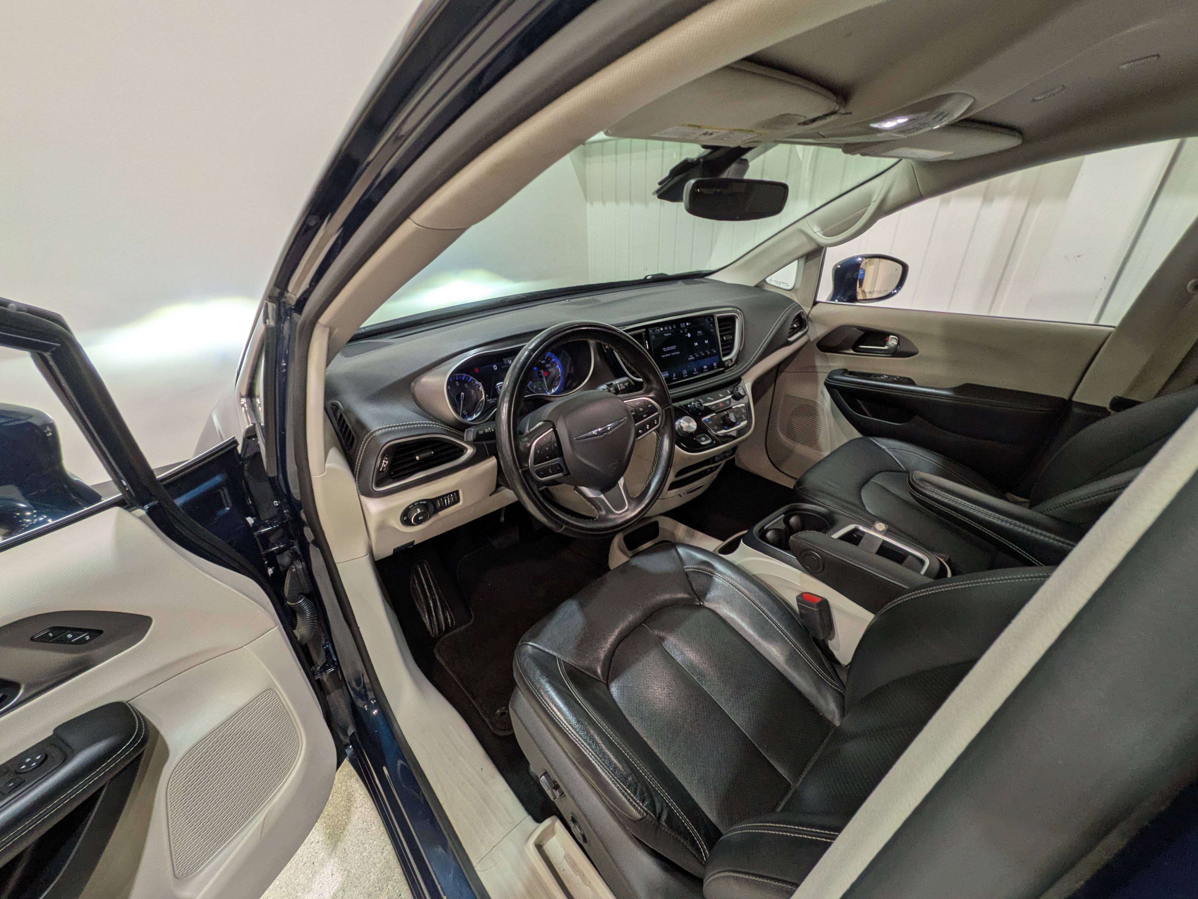 Chrysler Pacifica 2022