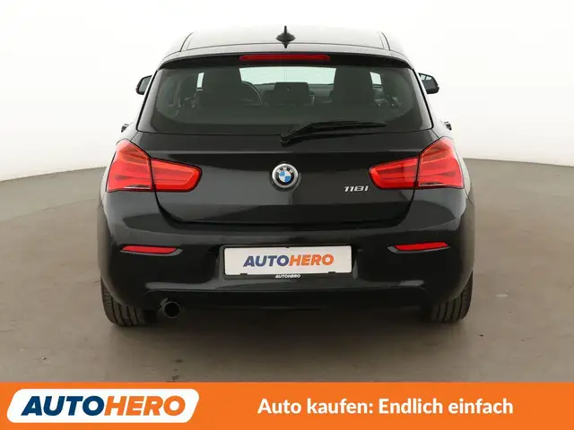 BMW 1 Series view 5