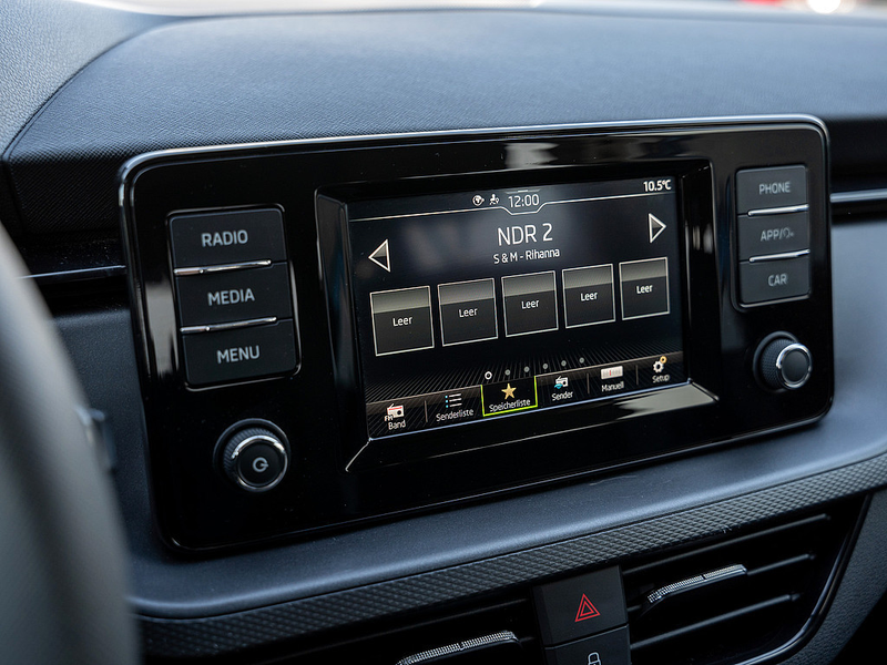 Skoda Scala 1.0 TSI Cool Plus PDC SHZ Klima DAB+ — photo 7