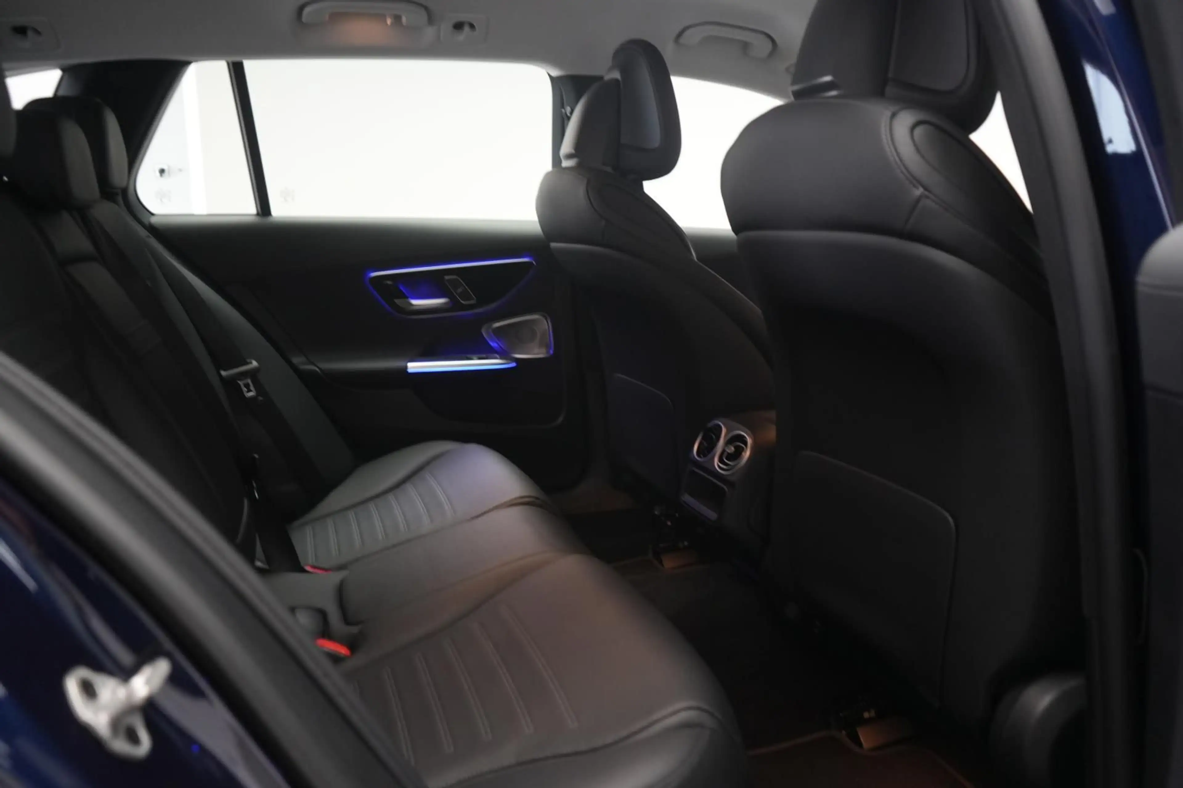 Mercedes-Benz C 220 d T 9G-Tronic AMG Leder/Burmester/Kamera/L — photo 11