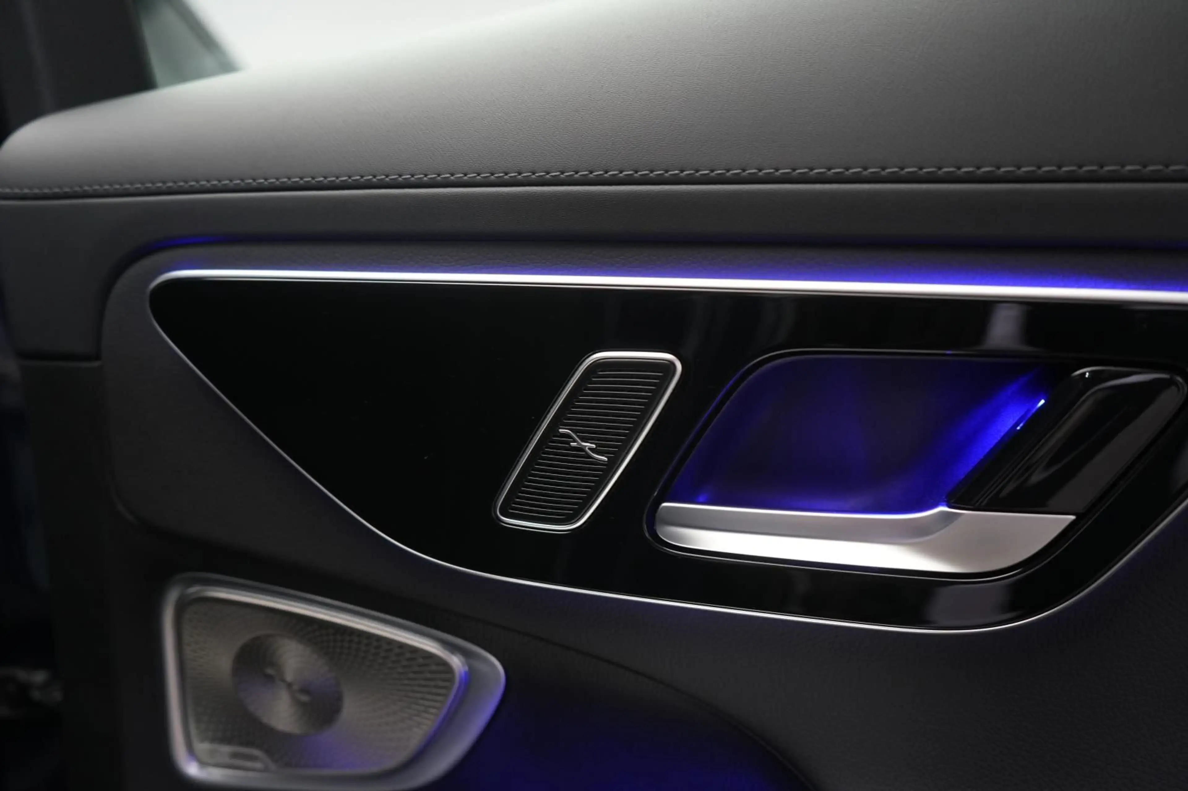 Mercedes-Benz C 220 d T 9G-Tronic AMG Leder/Burmester/Kamera/L — photo 12