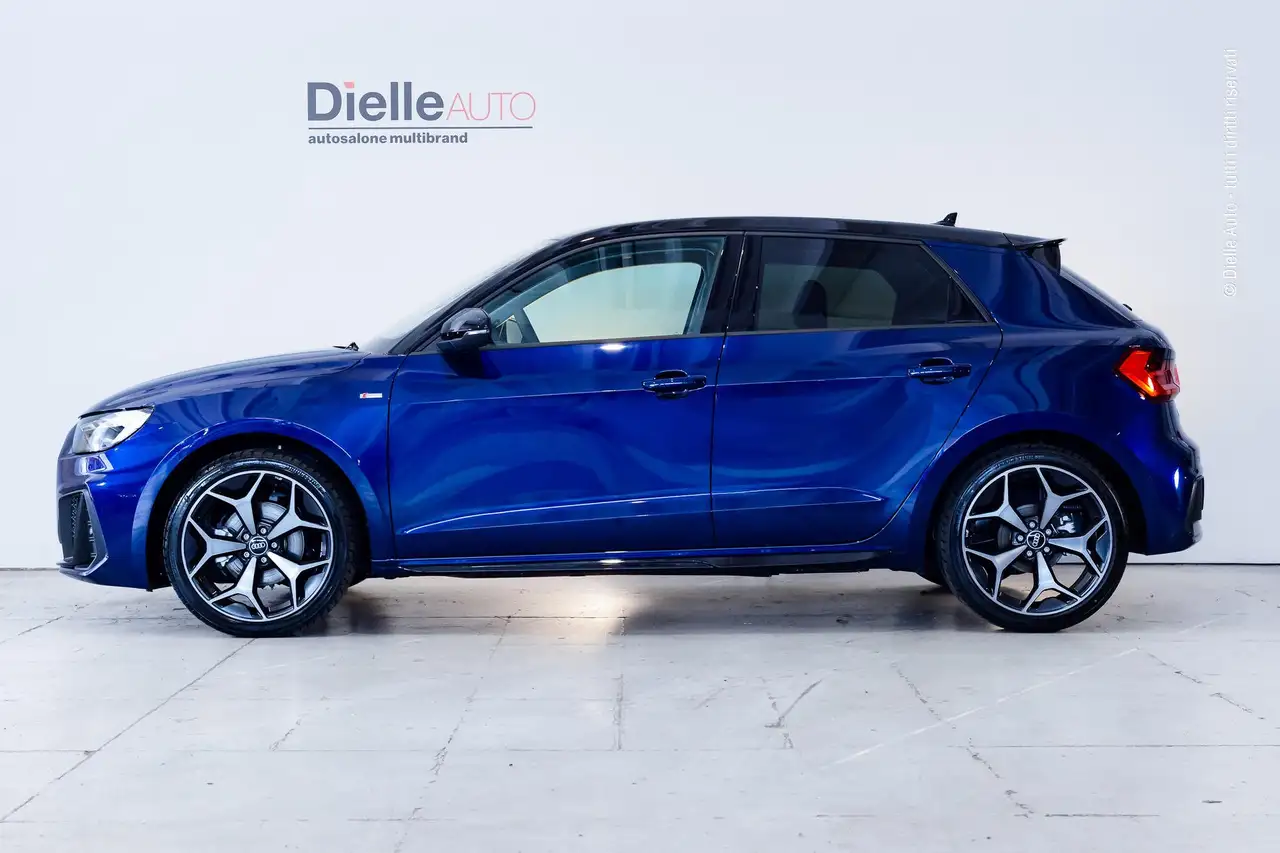 Audi A1 A1 Sportback 30 1.0 tfsi Identity Black 116cv s-tronic 3