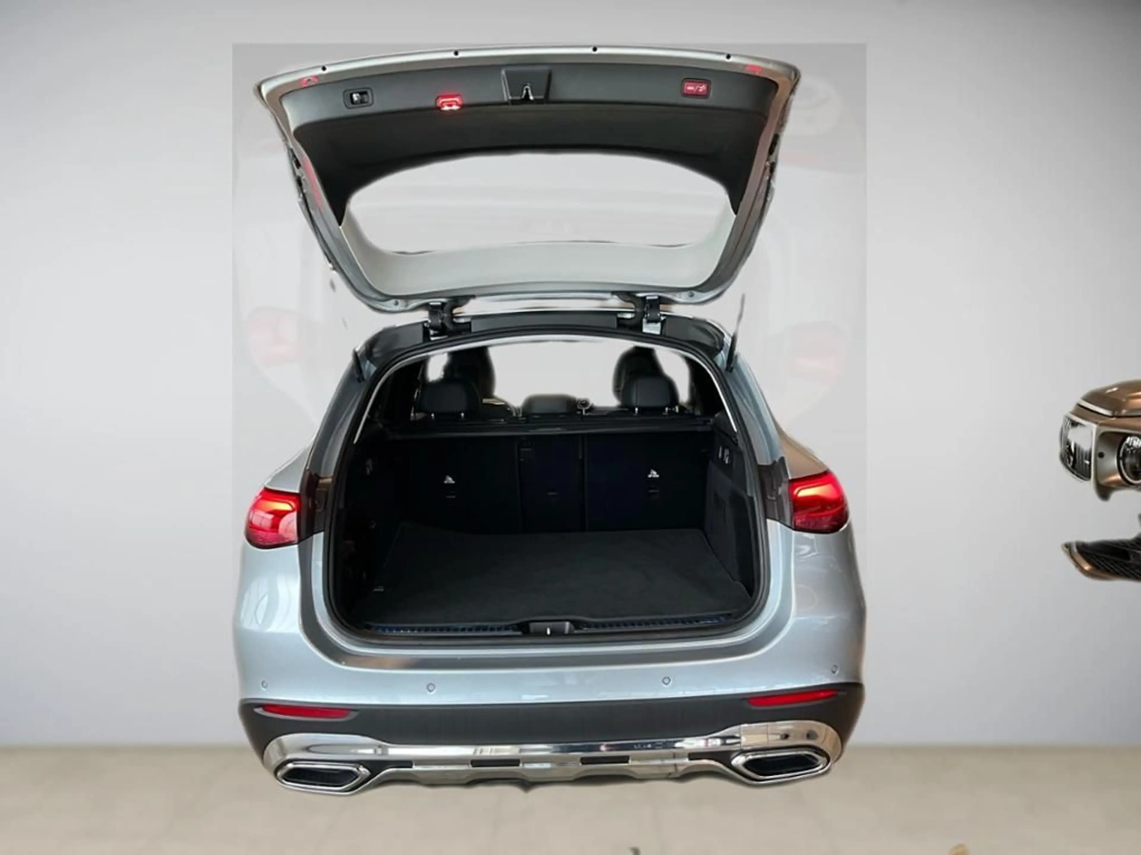 Mercedes-Benz GLC 200 Avantgarde 4MATIC ACC AHK AUT Kam. LED — photo 12