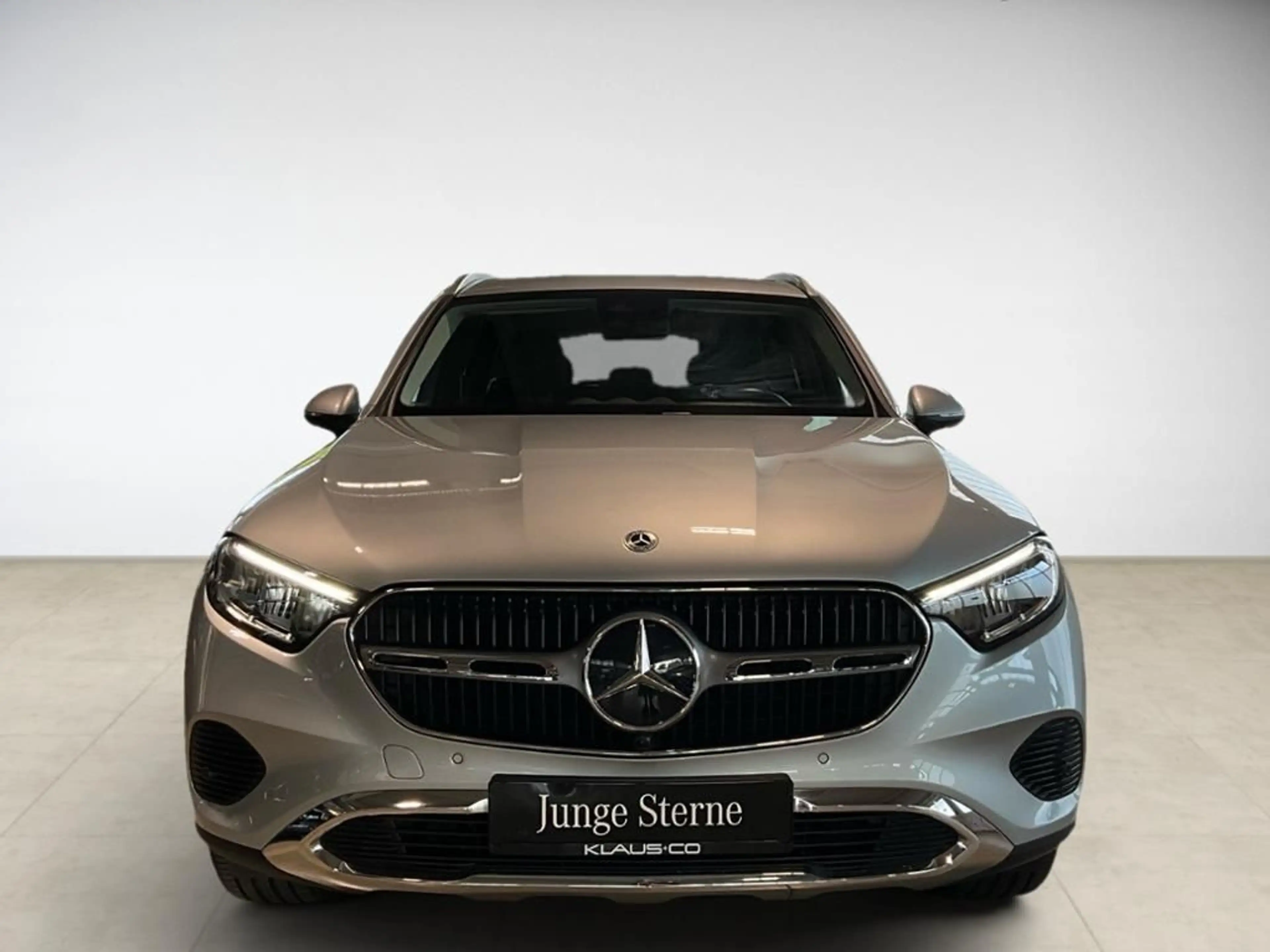 Mercedes-Benz GLC 200 Avantgarde 4MATIC ACC AHK AUT Kam. LED — photo 2