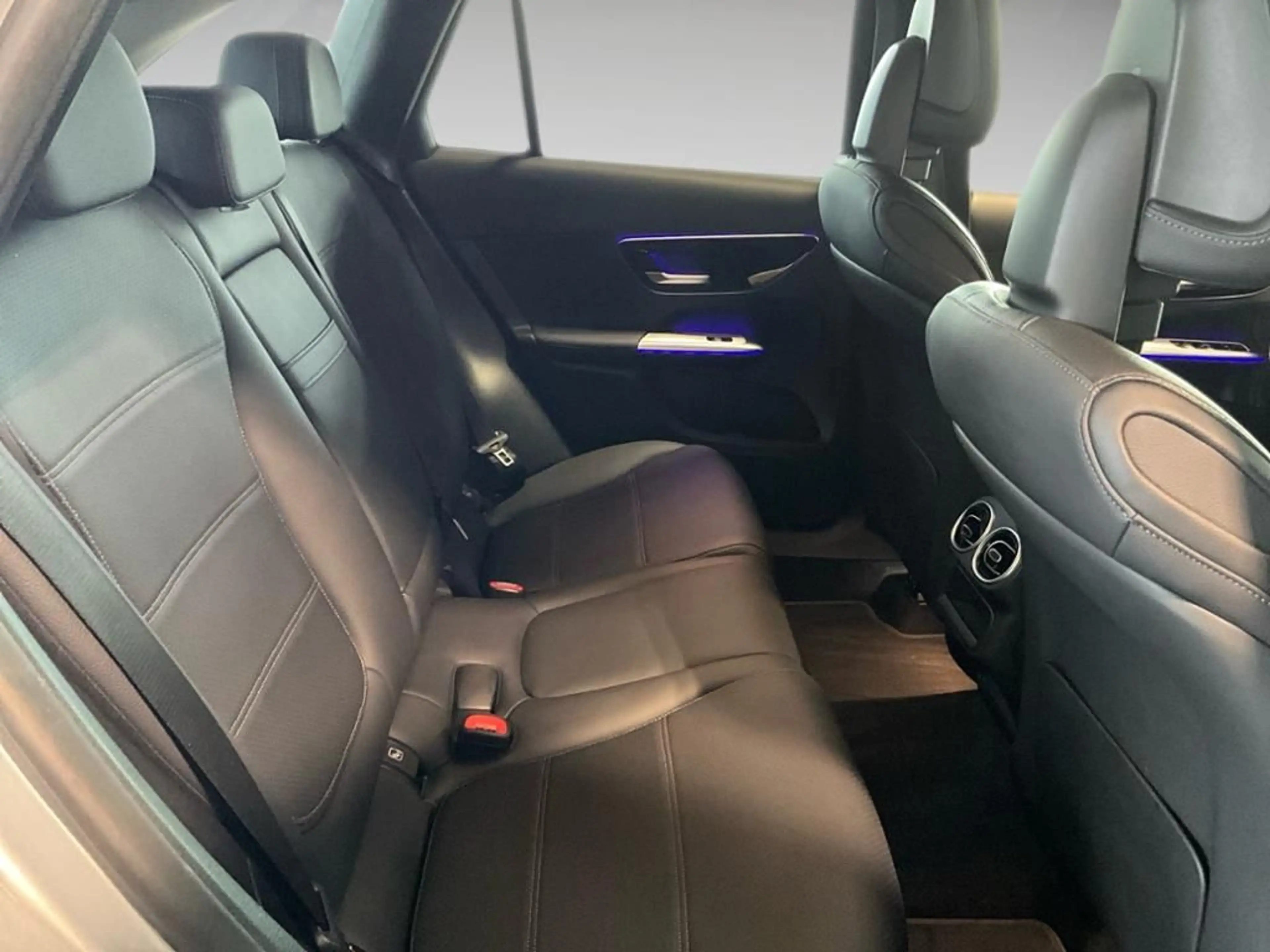 Mercedes-Benz GLC 200 Avantgarde 4MATIC ACC AHK AUT Kam. LED — photo 15