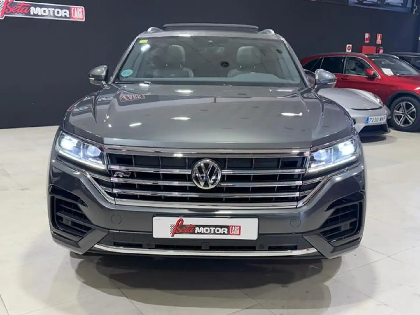 Volkswagen Touareg 3.0TDI V6 R-Line Tiptronic 4Motion 210kW Gris - 2
