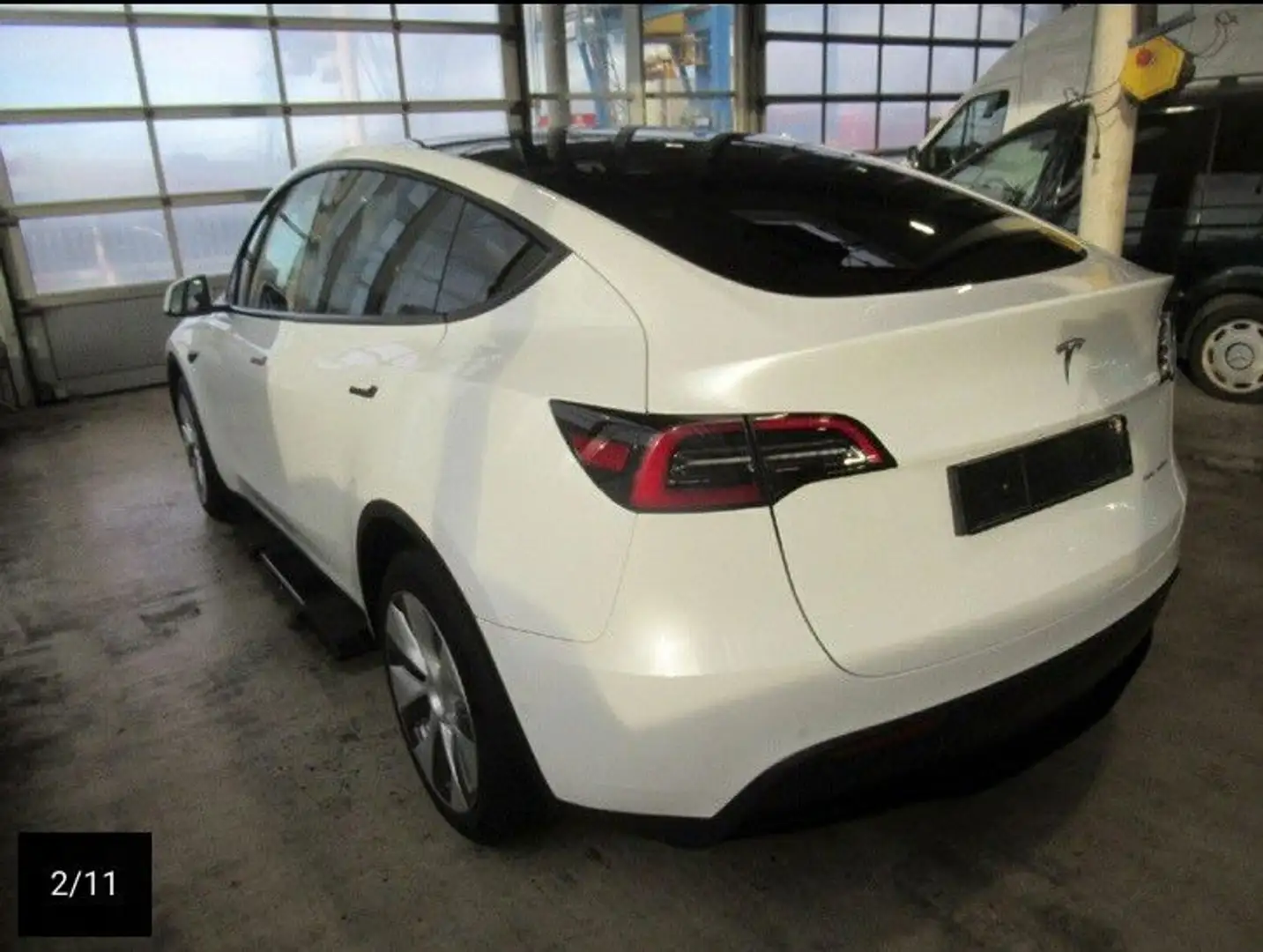 Tesla Model Y Long Range AWD Wärmepumpe Autopilot Kam Weiß - 2