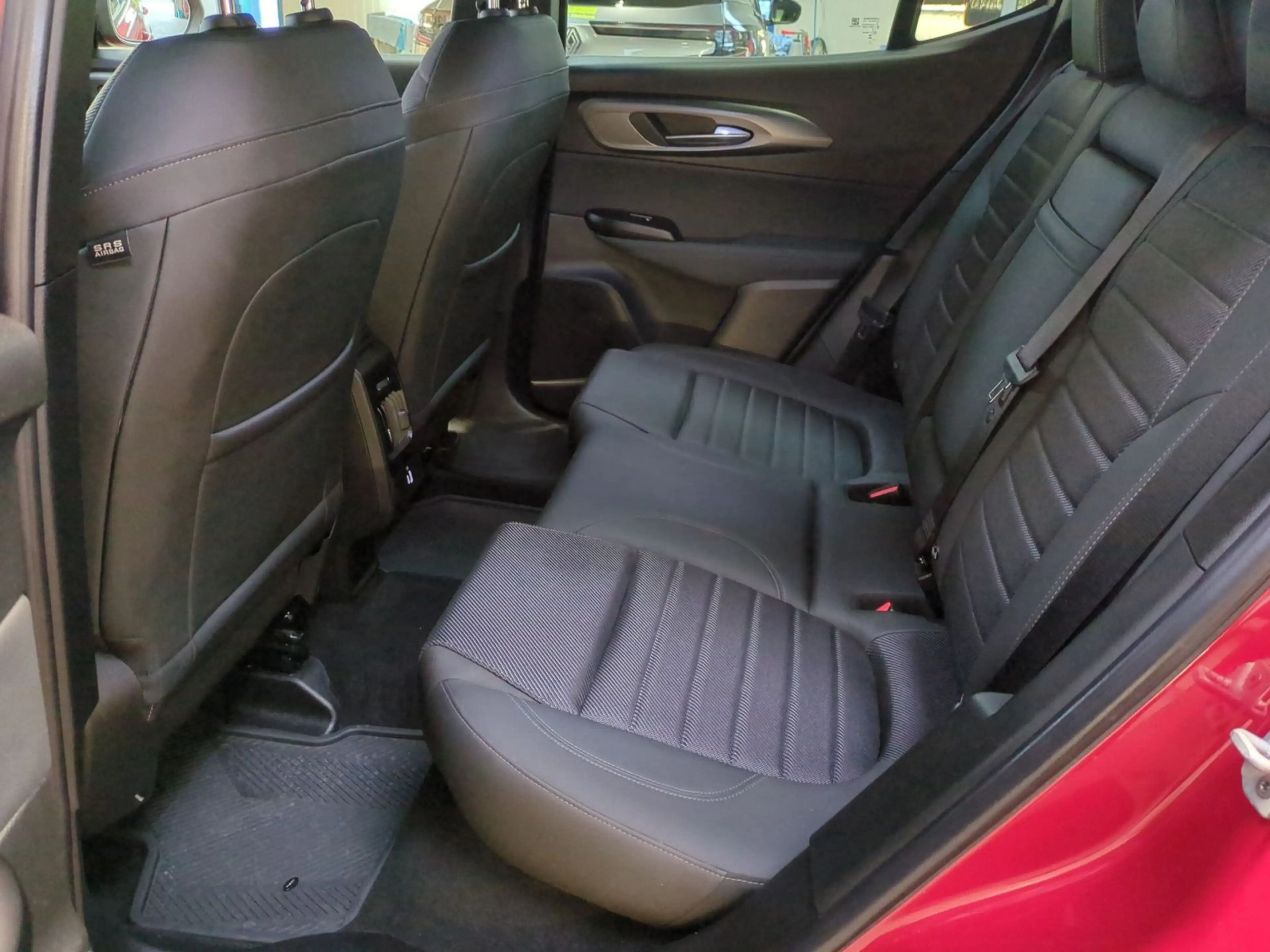 Alfa Romeo Tonale 1.3 Plug-In-Hybrid Editione Speciale — photo 13