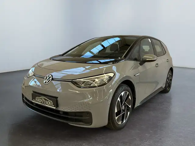 Volkswagen Id.3 view 2