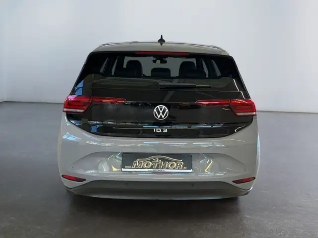 Volkswagen Id.3 view 5