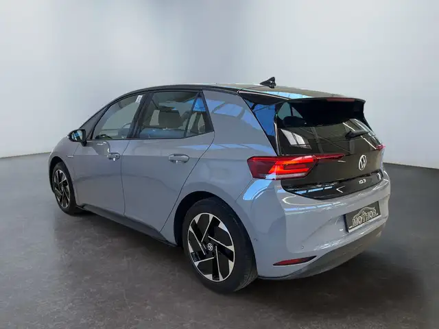 Volkswagen Id.3 view 4