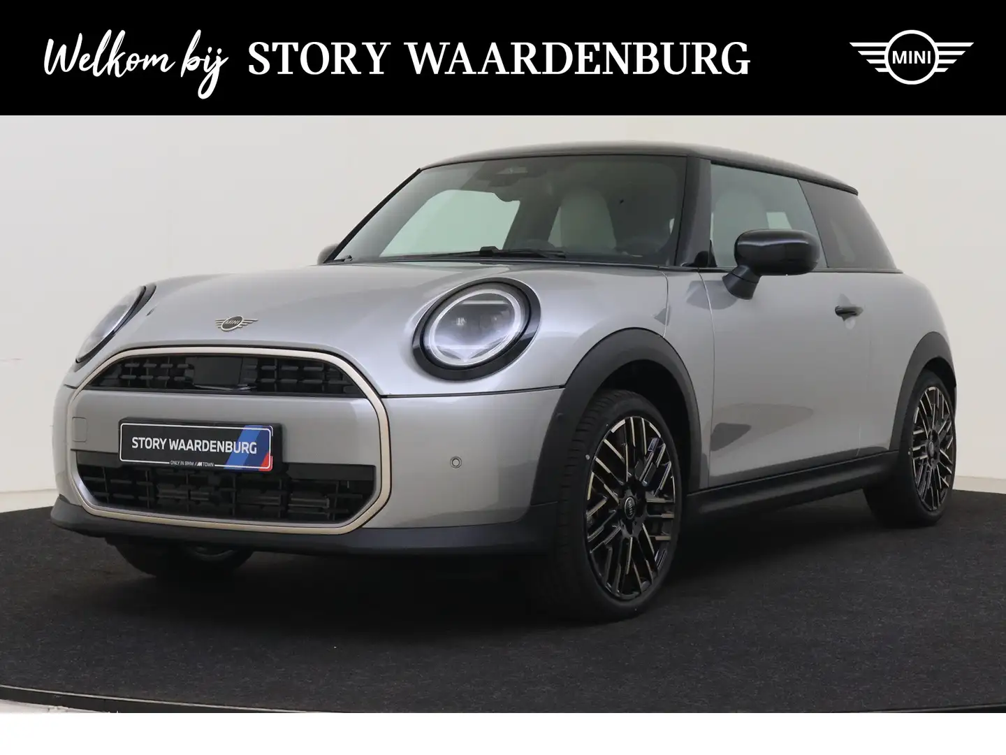 MINI Cooper C Hatchback Automaat / Favoured Trim / Pakket M / 18 Stříbrná - 1