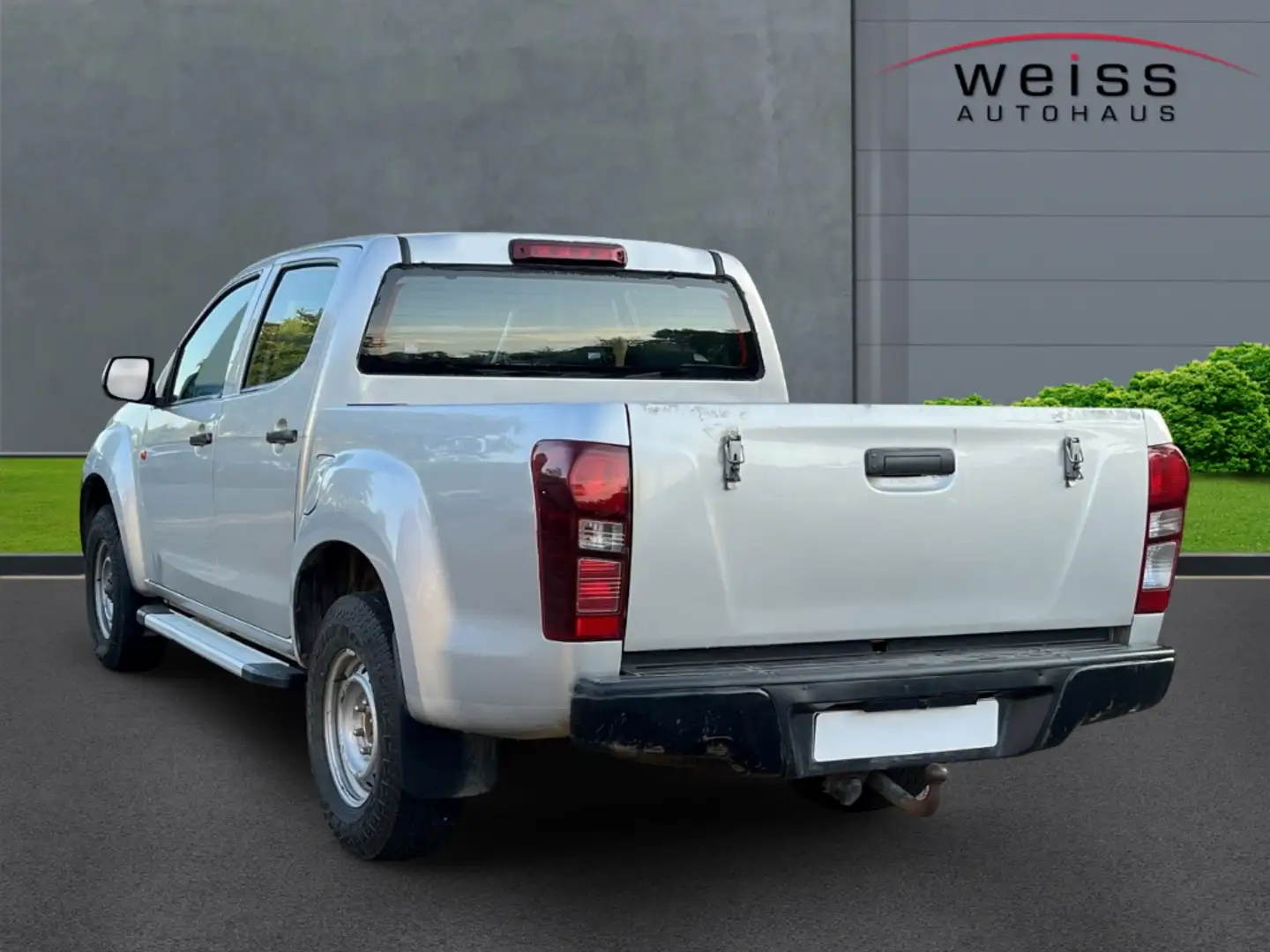 Isuzu D-Max Double Cab 4WD Basis 1.9 TD AHK Klima eFH NSW Tagf Zilver - 2