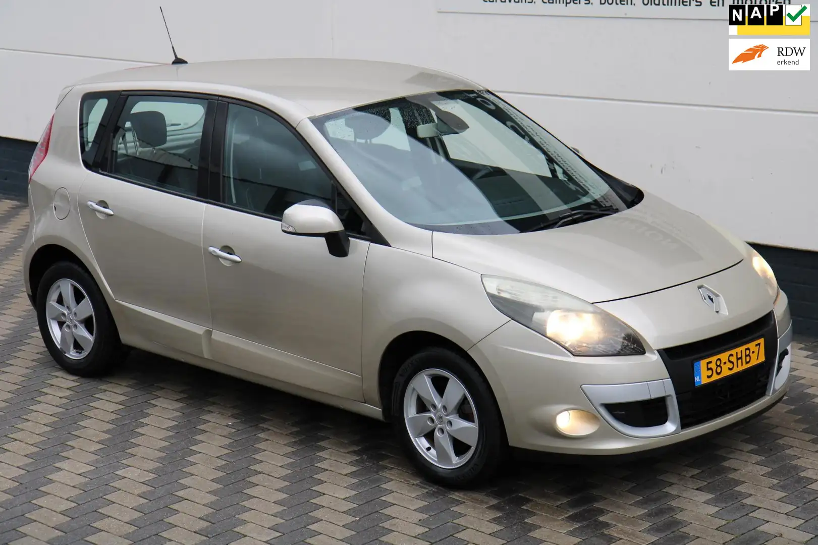 Renault Scenic 2.0 140PK Dynamique Airco Cruise Navi NAP APK Beige - 1