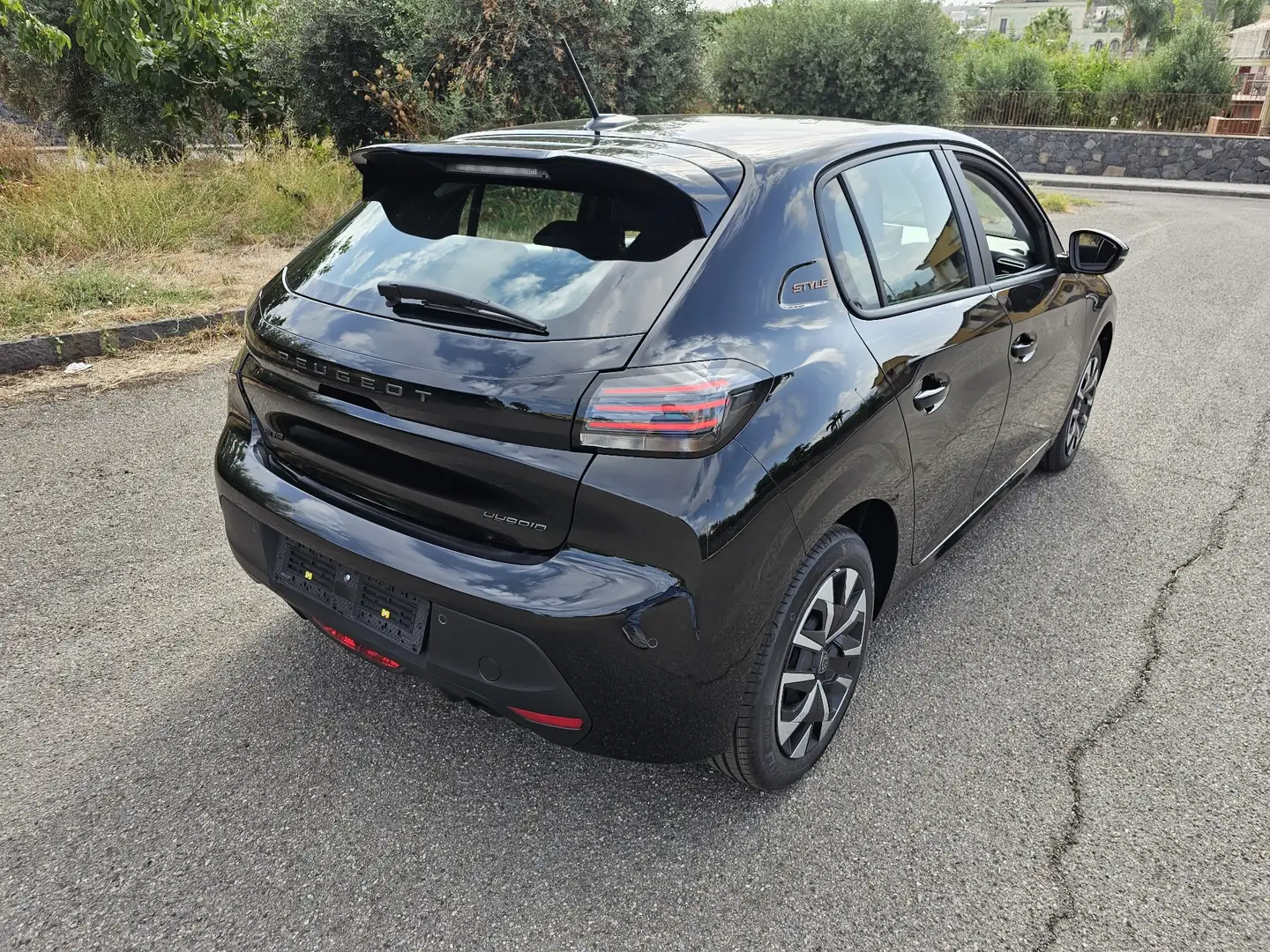 Peugeot 208 1.2 hybrid Style 110cv e-dcs 6 - 2