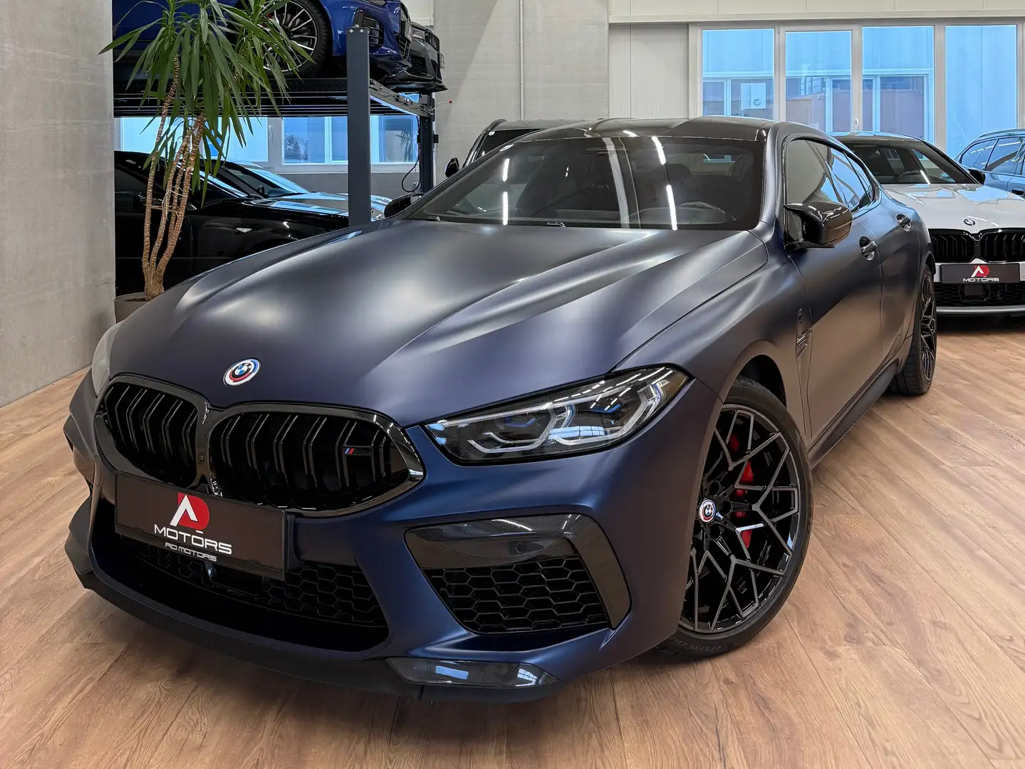 BMW M8 Competition / Sonderlackierung / Bowers / Carbon Bleu - 1