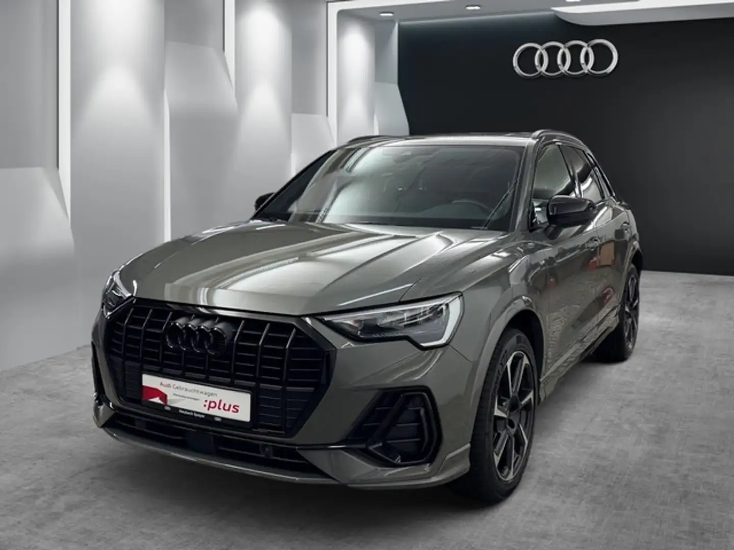 Audi Q3 35 TFSI S line AHK RFK PANO NAVI VIRTUAL COCKPI... Grijs - 1