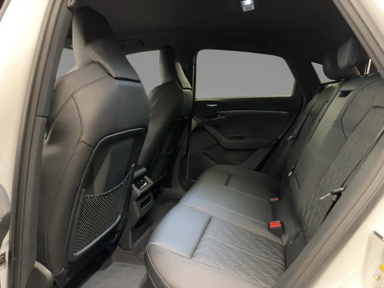 Audi Q6 SUV e-tron quattro 315 kW, миниатюра 11