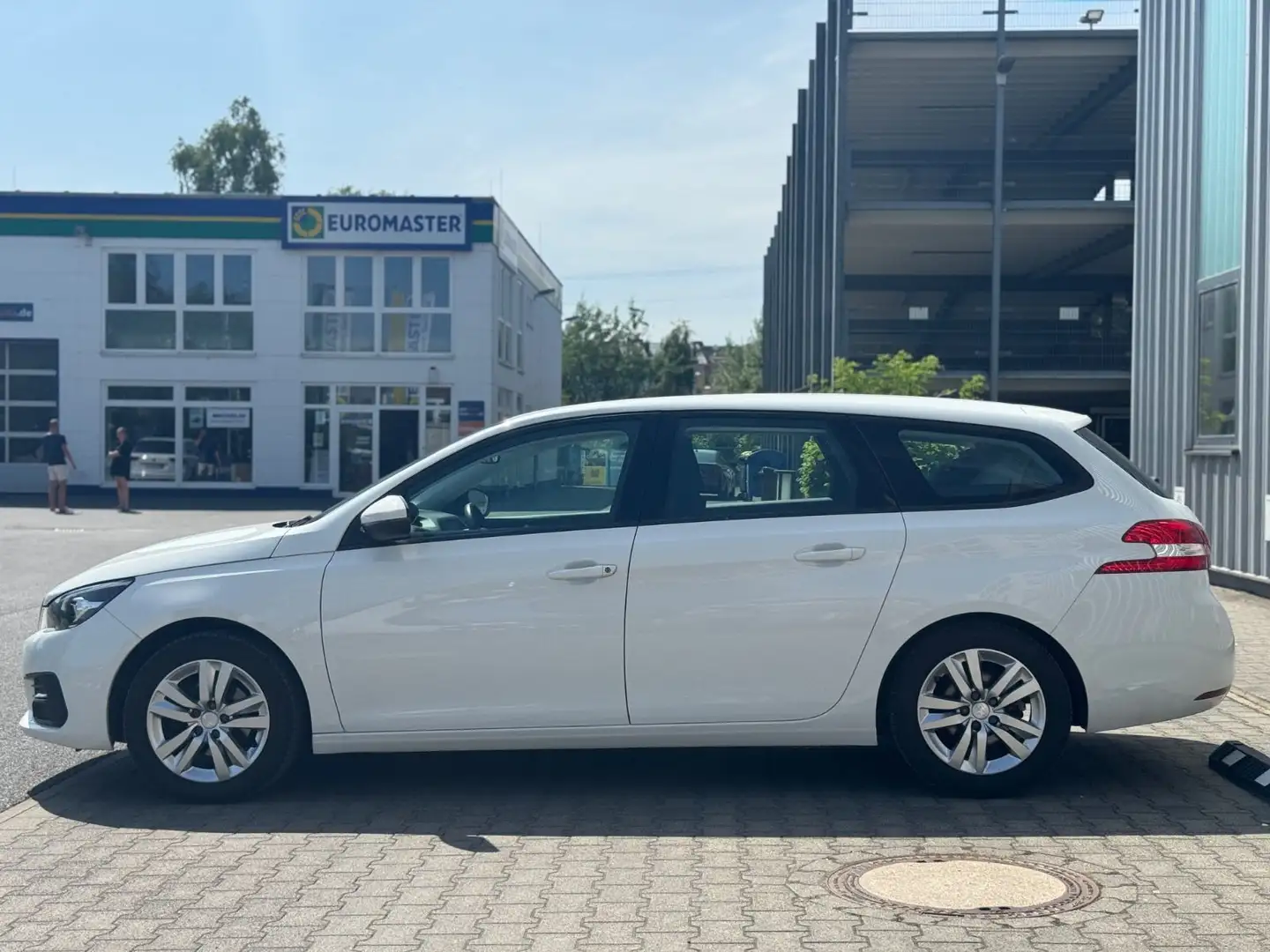 Peugeot 308 SW Active CarPlay Navi PDC Finanzierung Weiß - 1