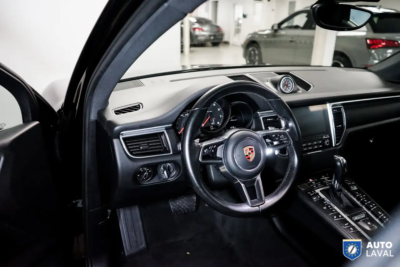 Porsche Macan снимка Porsche Macan