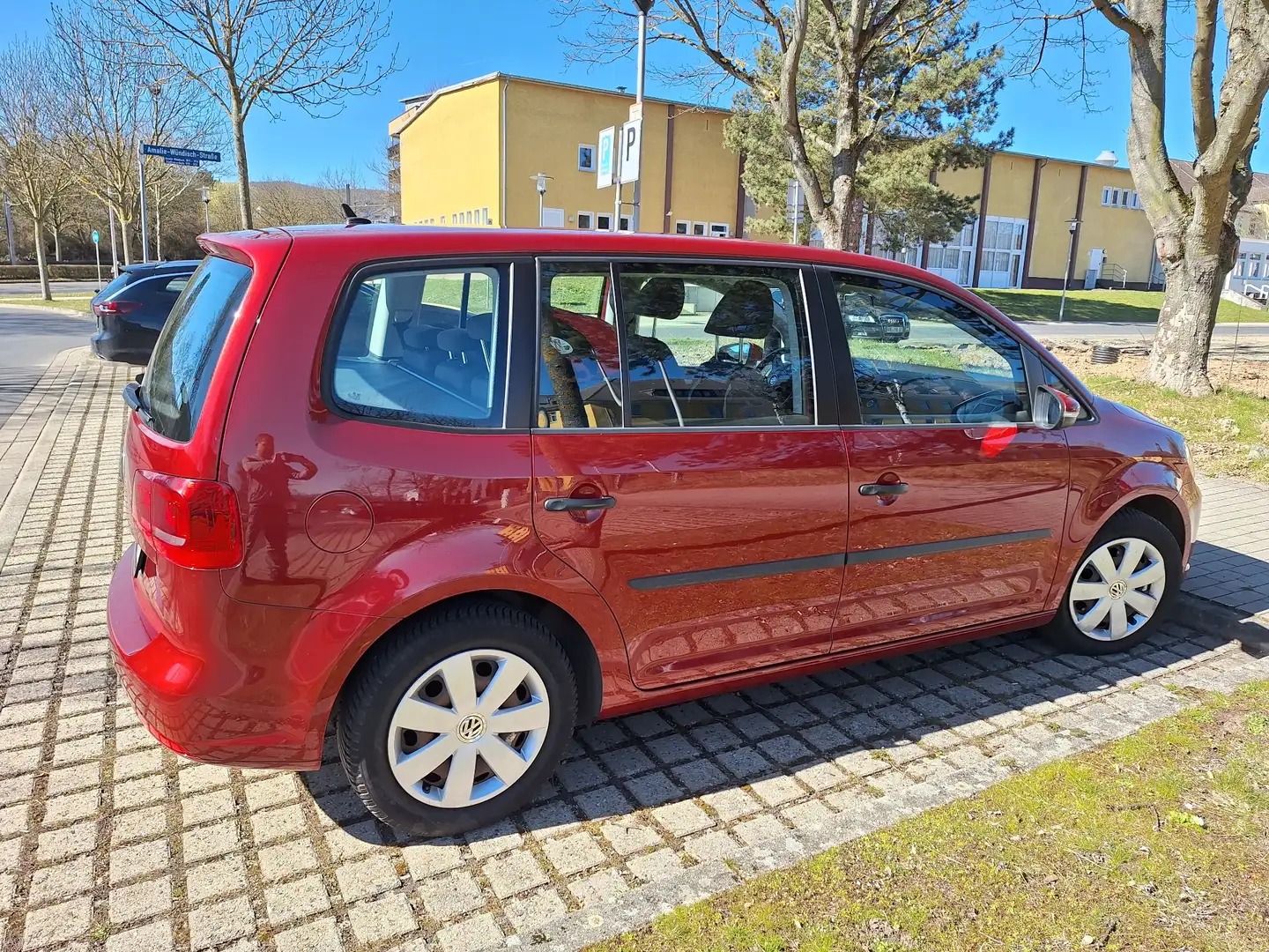 Volkswagen Touran Trendline Kırmızı - 2