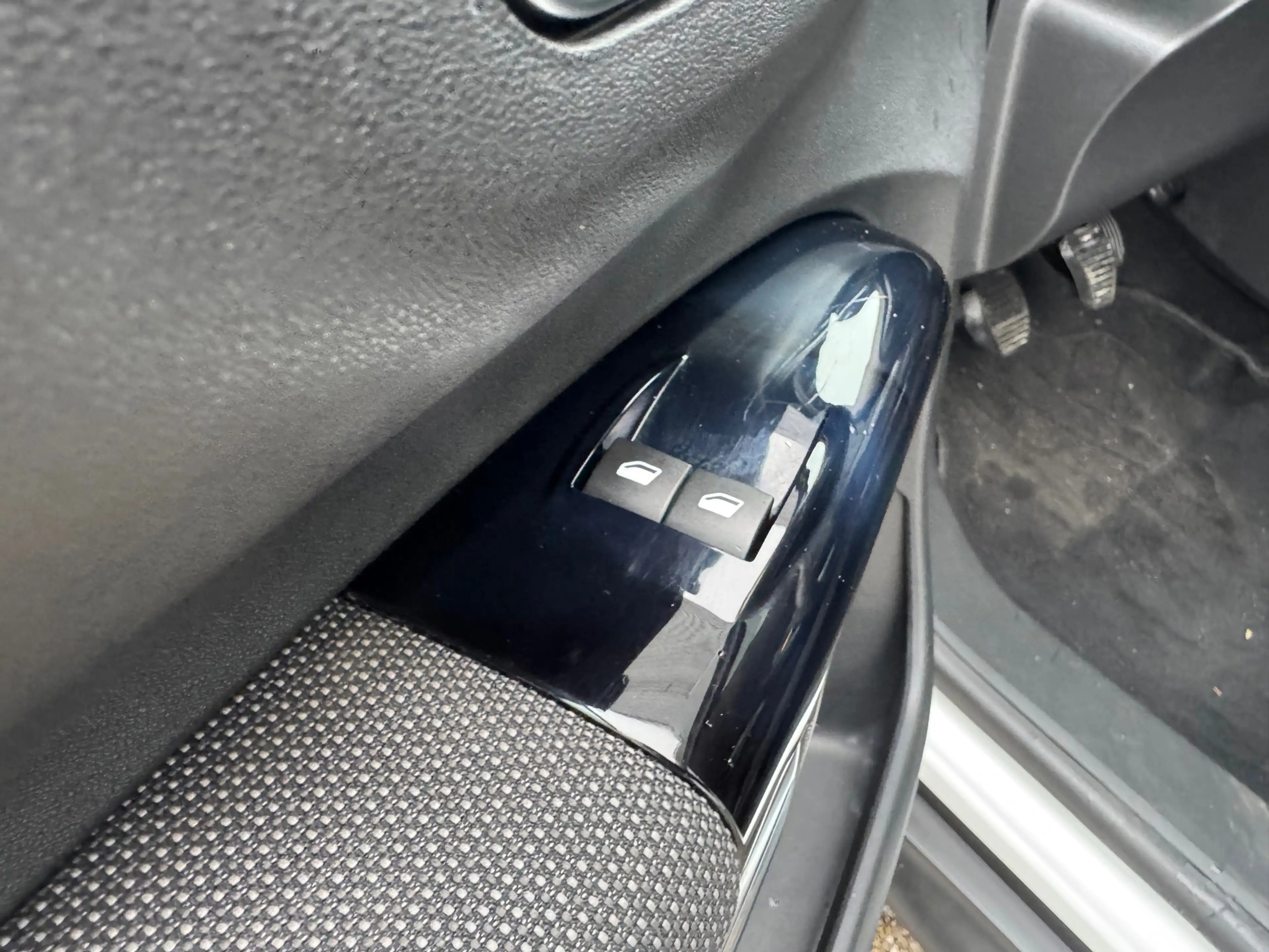 Citroen C4 Cactus 1.2 PureTech Feel Airco Cruise Navi — photo 3