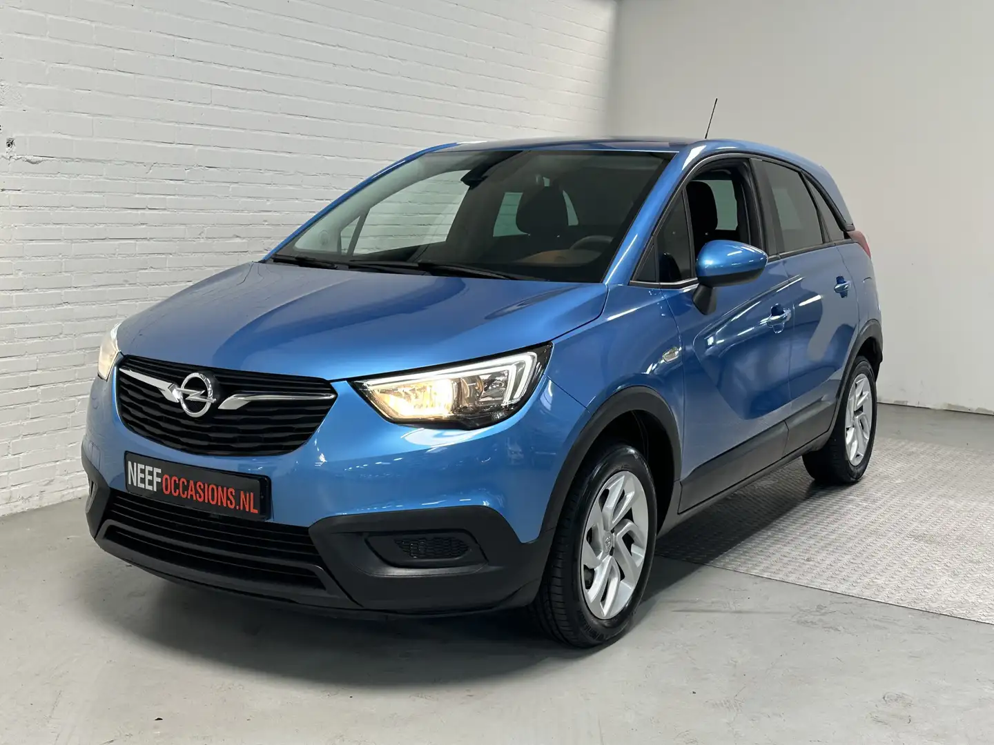 Opel Crossland X 1.2 Turbo Edition AIRCO / NAVI / CRUISE / START-ST Blau - 1