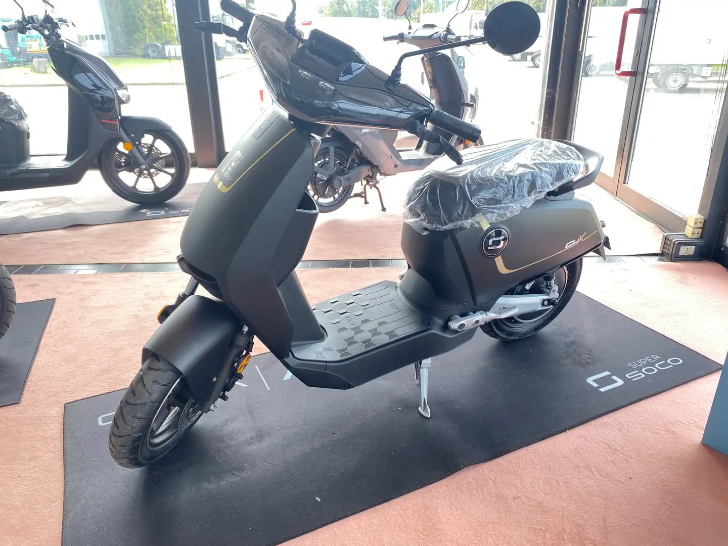 Super Soco CUX 2 posti autonomia 65 Km Gri - 1
