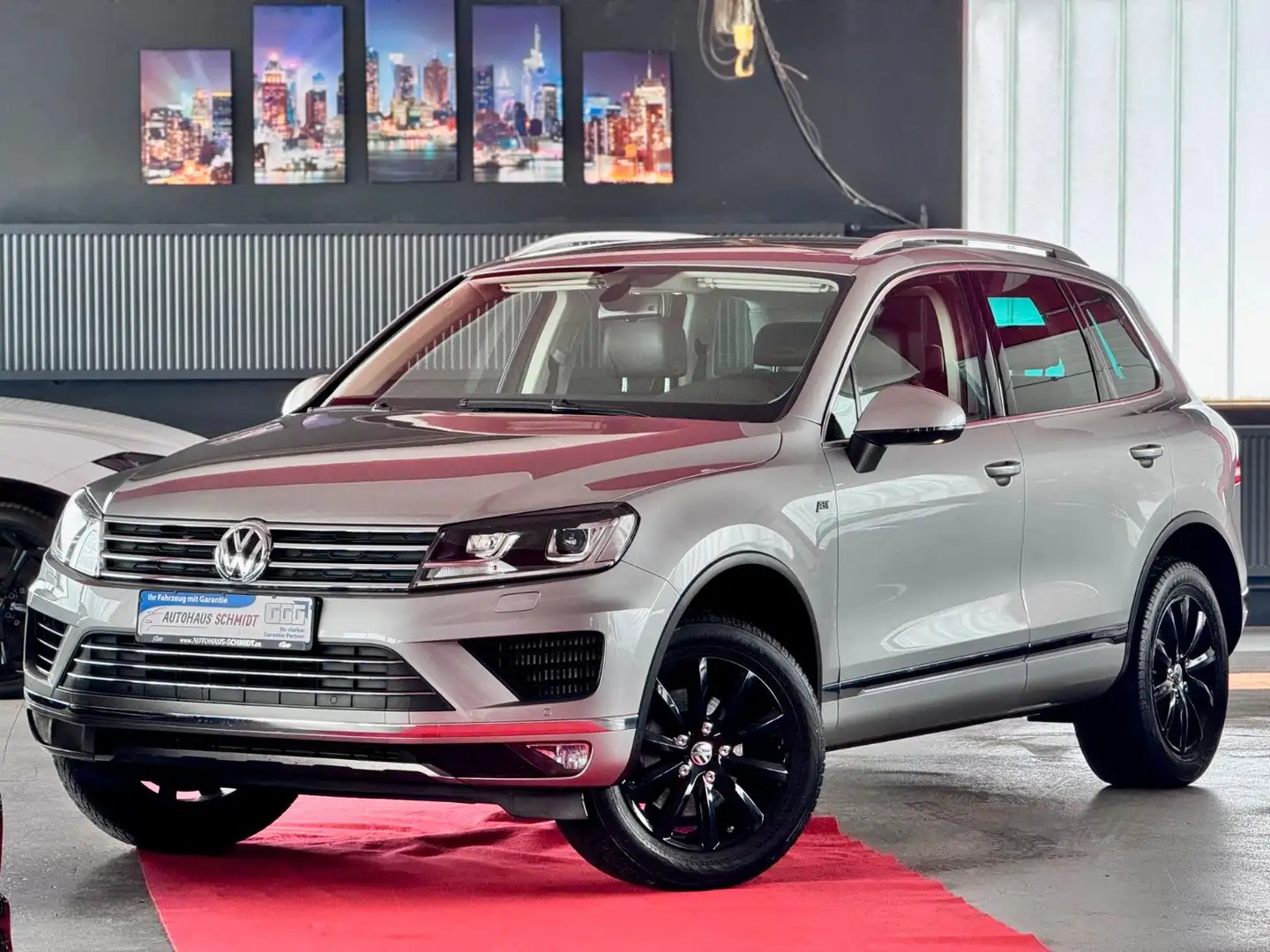 Volkswagen Touareg V6 TDI 4M Leder Navi BiXenon ABT 1Hd srebrna - 1