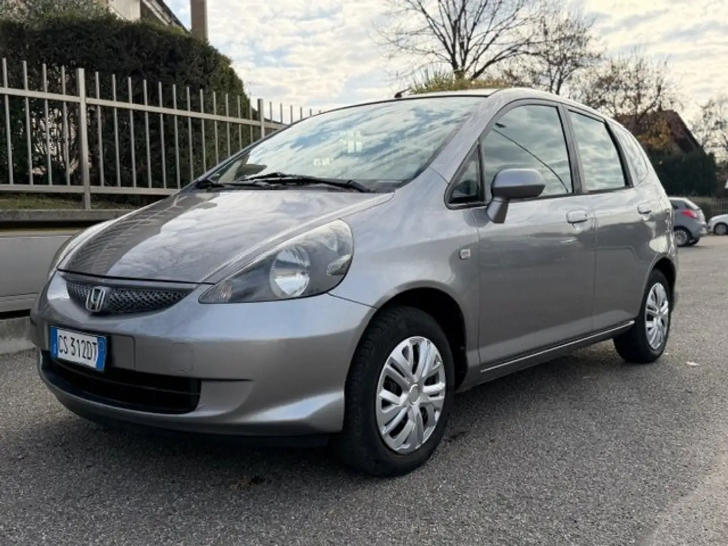 Honda Jazz Jazz 1.2 S 5 porte Euro 4 adatta a neopatentati Grigio - 1