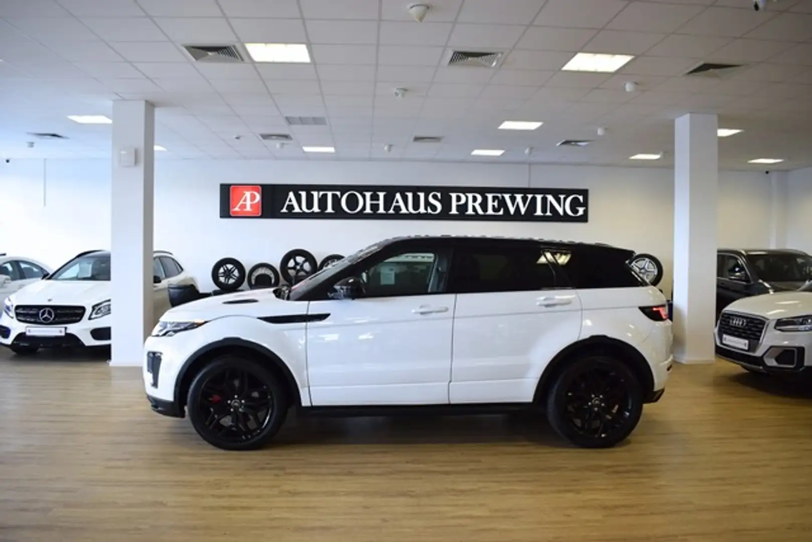 Land Rover Evoque HSE Dynamic NAVI/PANO/STHZ/MTL.RATE 221,- Білий - 2