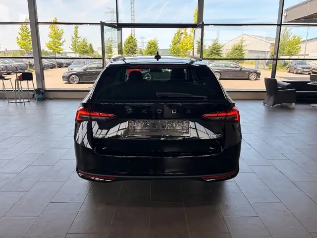 Skoda Octavia view 5