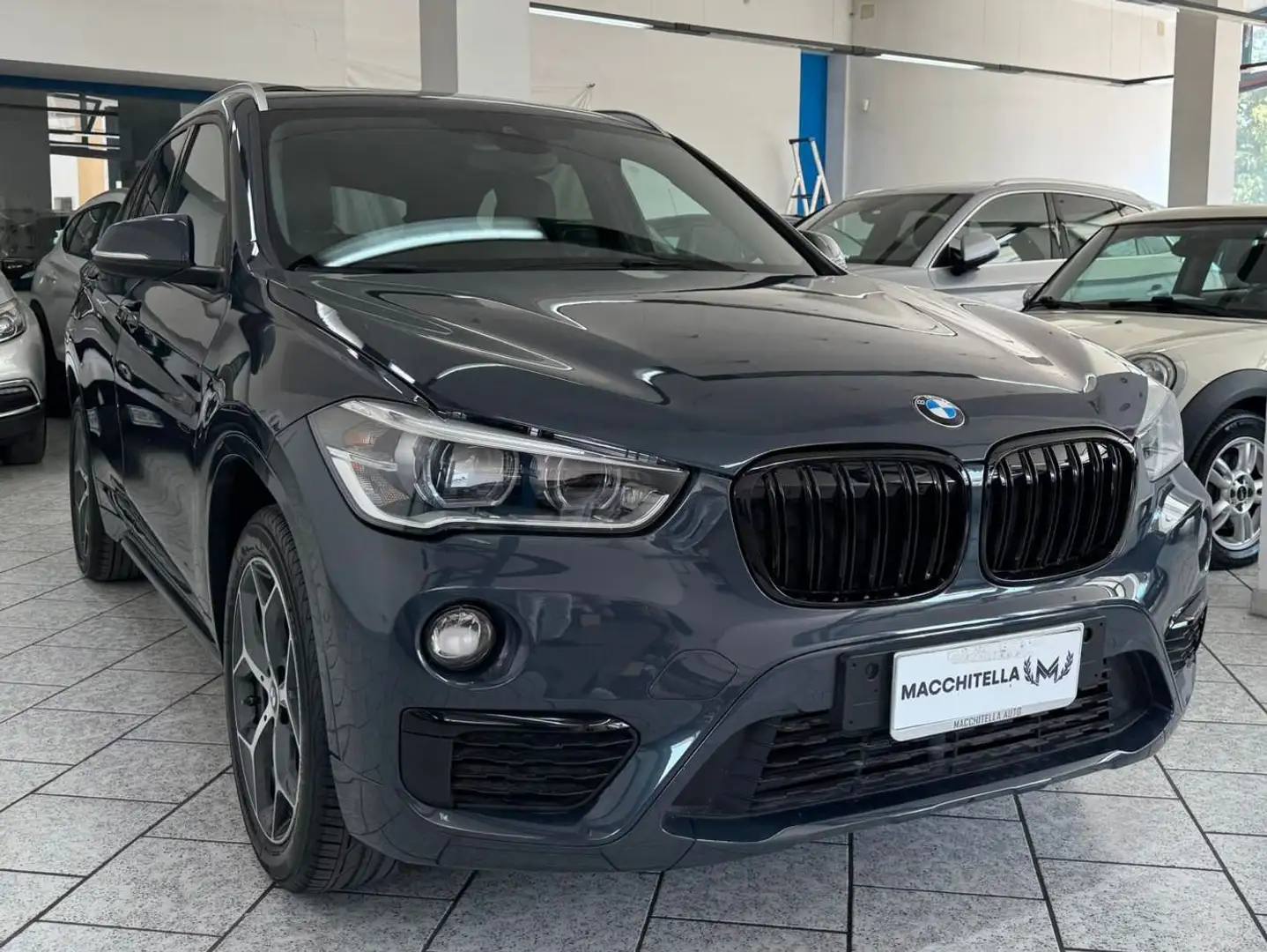 BMW X1 X1 sdrive16d Advantage Gris - 2