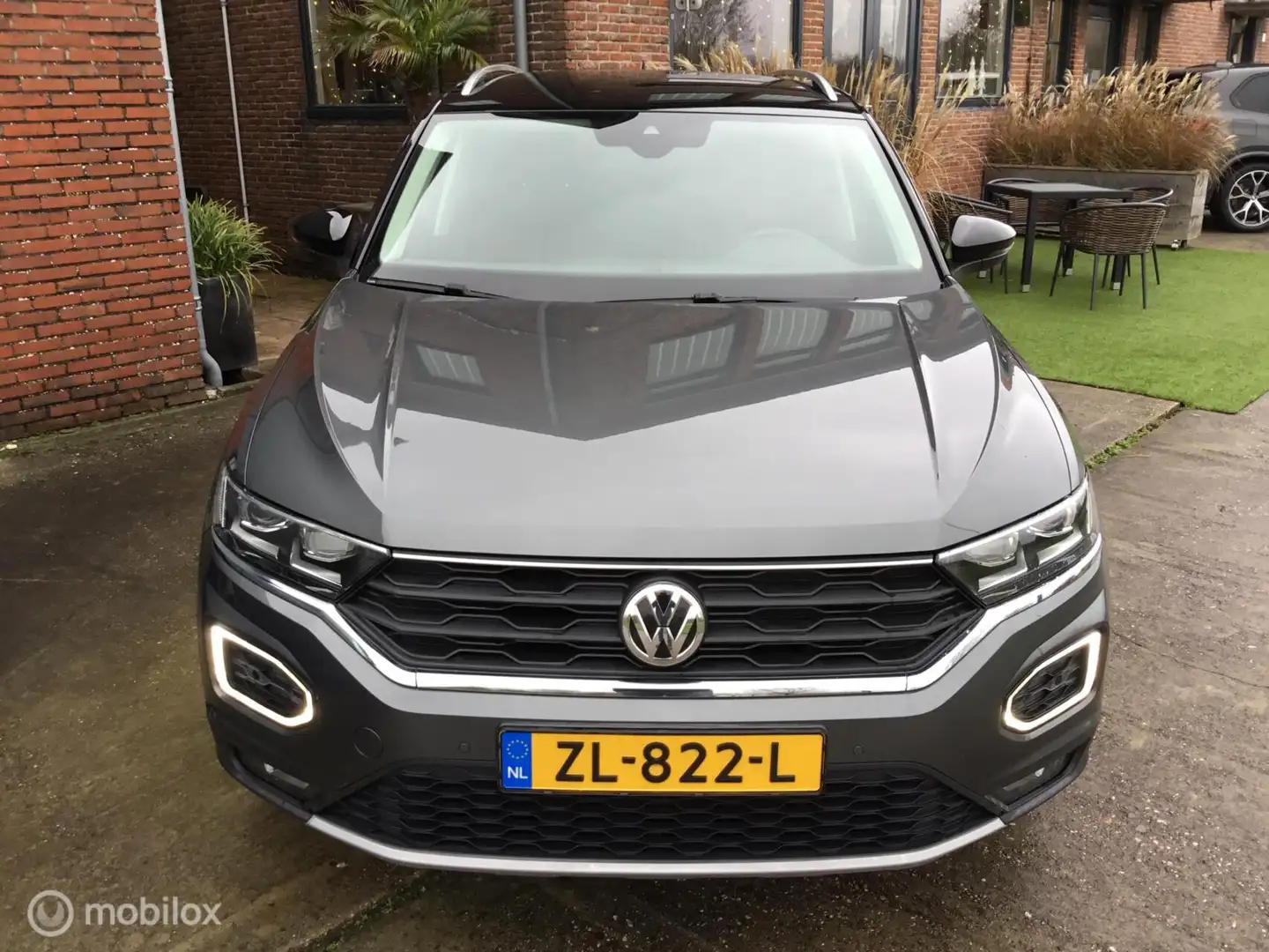 Volkswagen T-Roc 1.0 TSI Style Grijs - 2