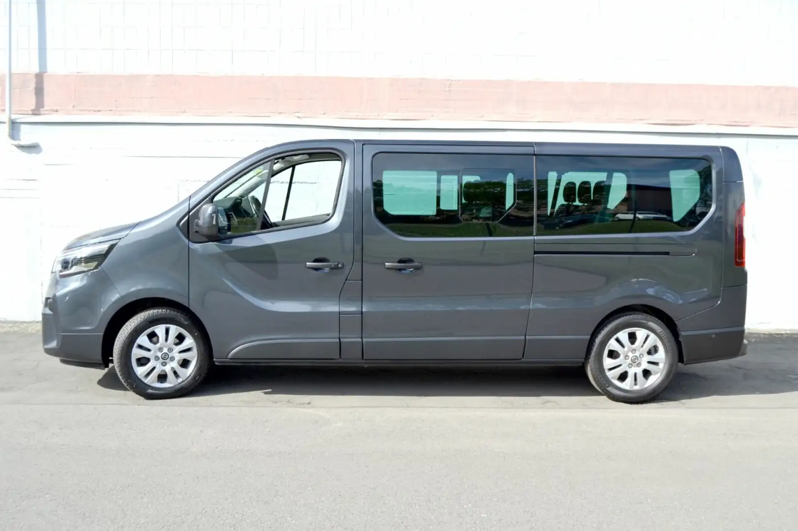Nissan NV300 NV300 2,0dCi Premium Automatik Klima 8-Sitzer PDC+ Gri - 2