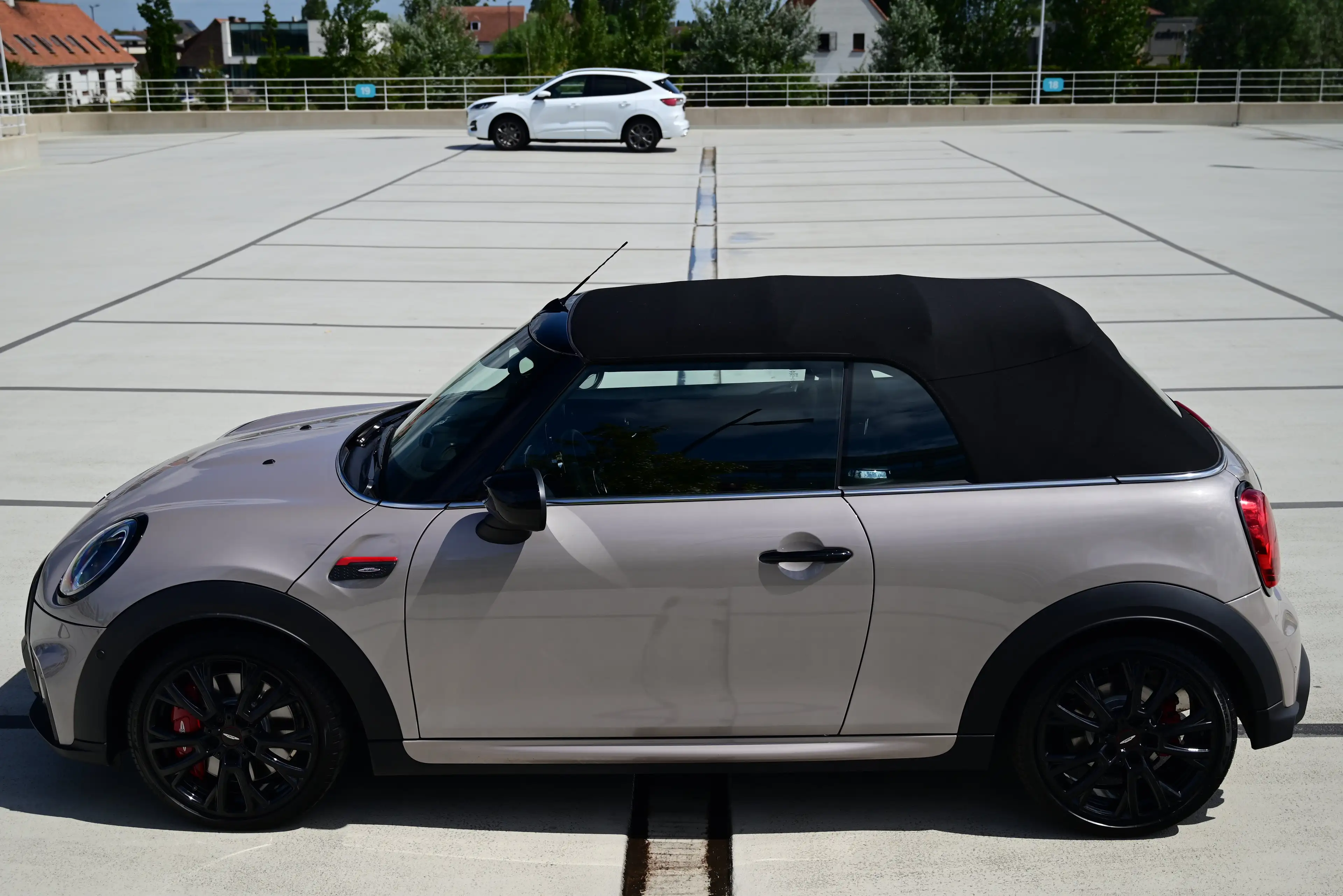 MINI John Cooper Works Cabrio AUT / LOUNGE LEATHER / CAMERA / HK AUDIO / FULL — photo 10