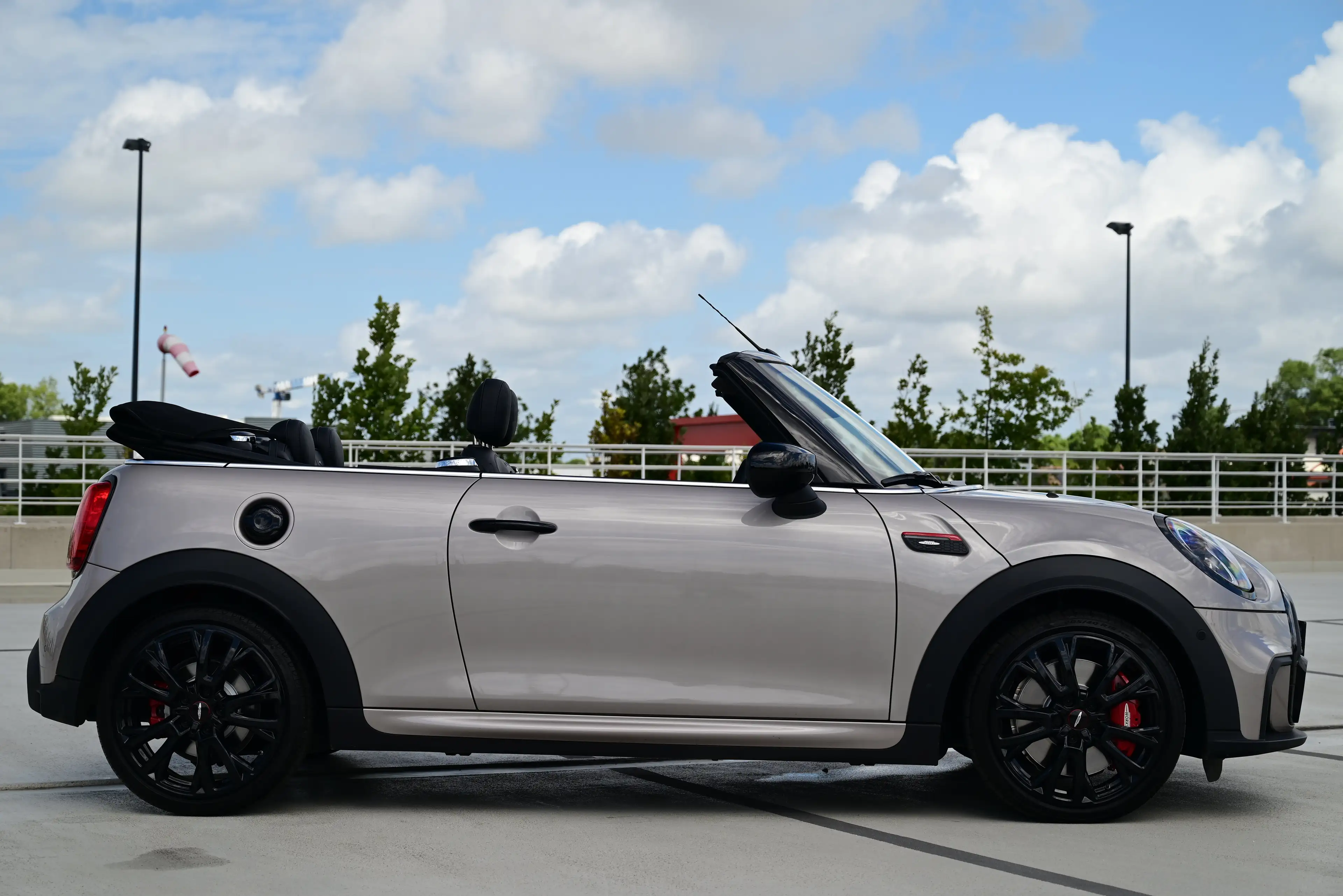 MINI John Cooper Works Cabrio AUT / LOUNGE LEATHER / CAMERA / HK AUDIO / FULL — photo 8