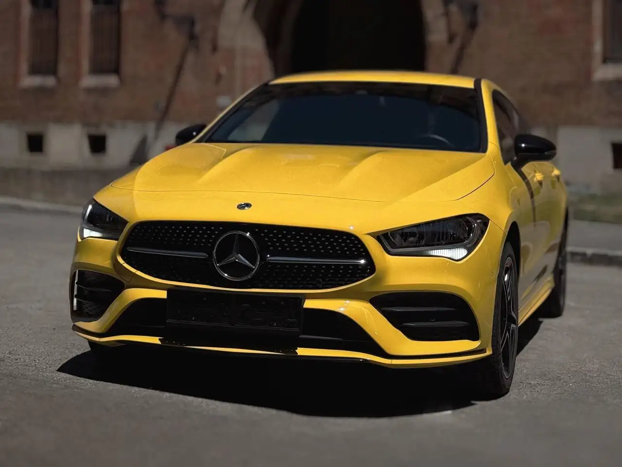 Mercedes-Benz CLA 250e AMG Int. PHEV Shooting Brake Aut., миниатюра 2