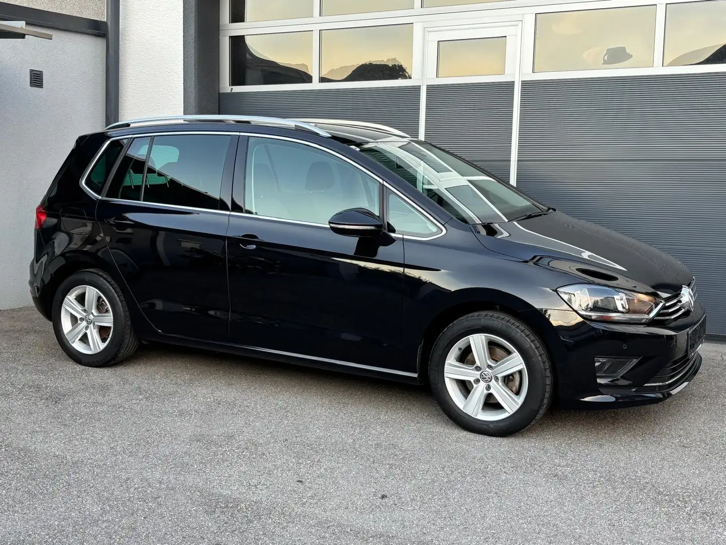 Volkswagen Golf Sportsvan Highline 1,6 BMT TDI // SERVICE NEU // Schwarz - 2