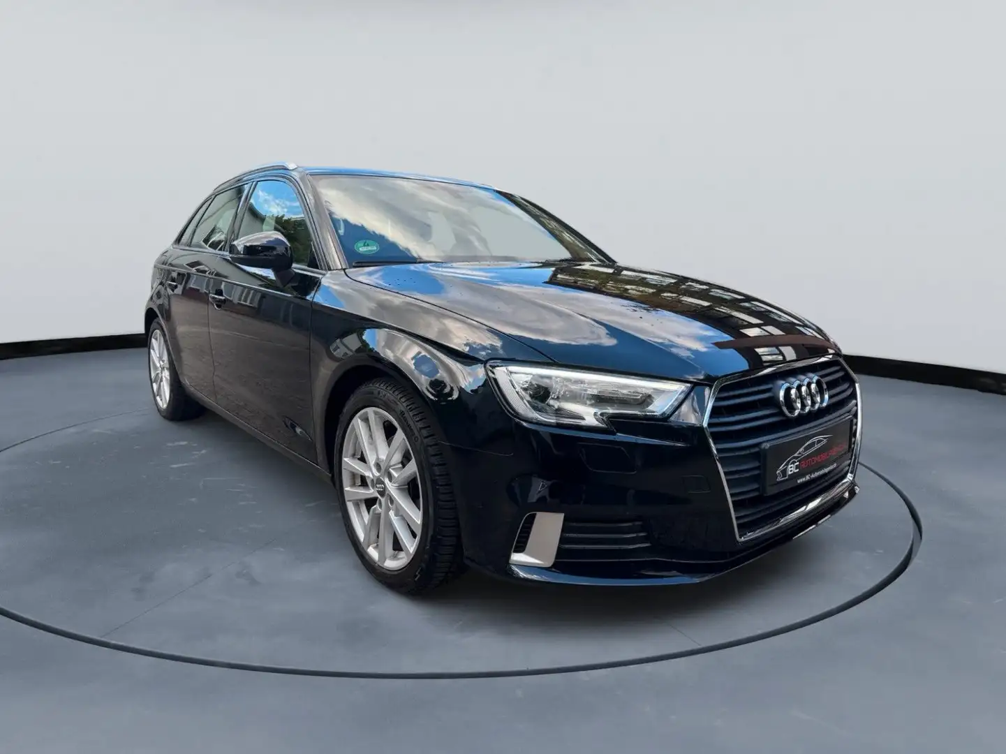Audi A3 Sportback sport/Automatik/SHZ/Xenon/Navi/PDC Schwarz - 1
